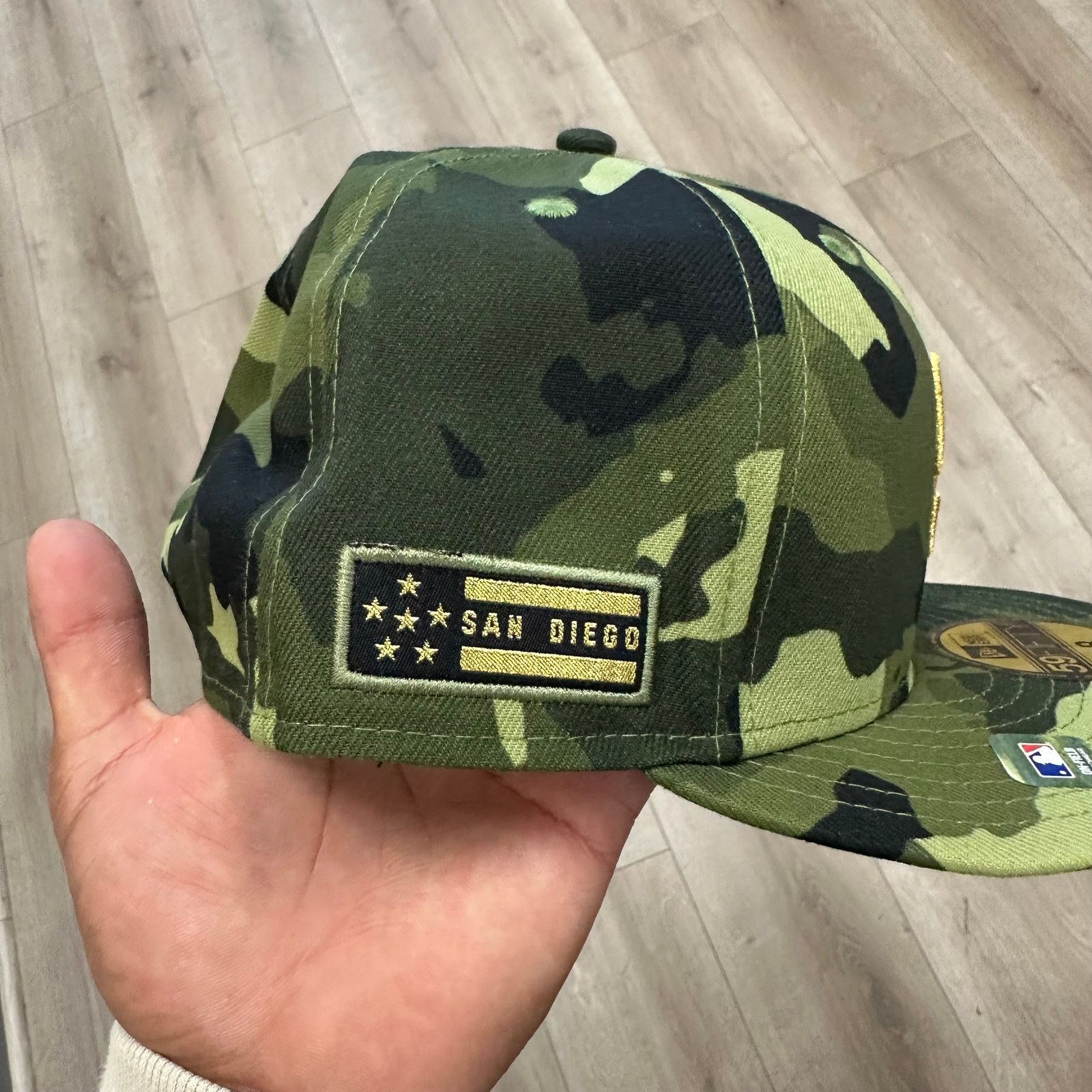 New Era San Diego Padres 2022 ARMED FORCES STARS N STRIPES Hat Size ONE SIZE - 8 Thumbnail