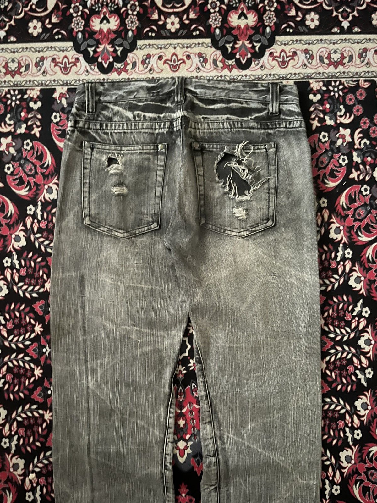 Le Grande Bleu (L.G.B.) ⚡️Trashed⚡️Vintage Japan Grunge Light Grey Distressed Jeans Size US 33 - 8 Thumbnail