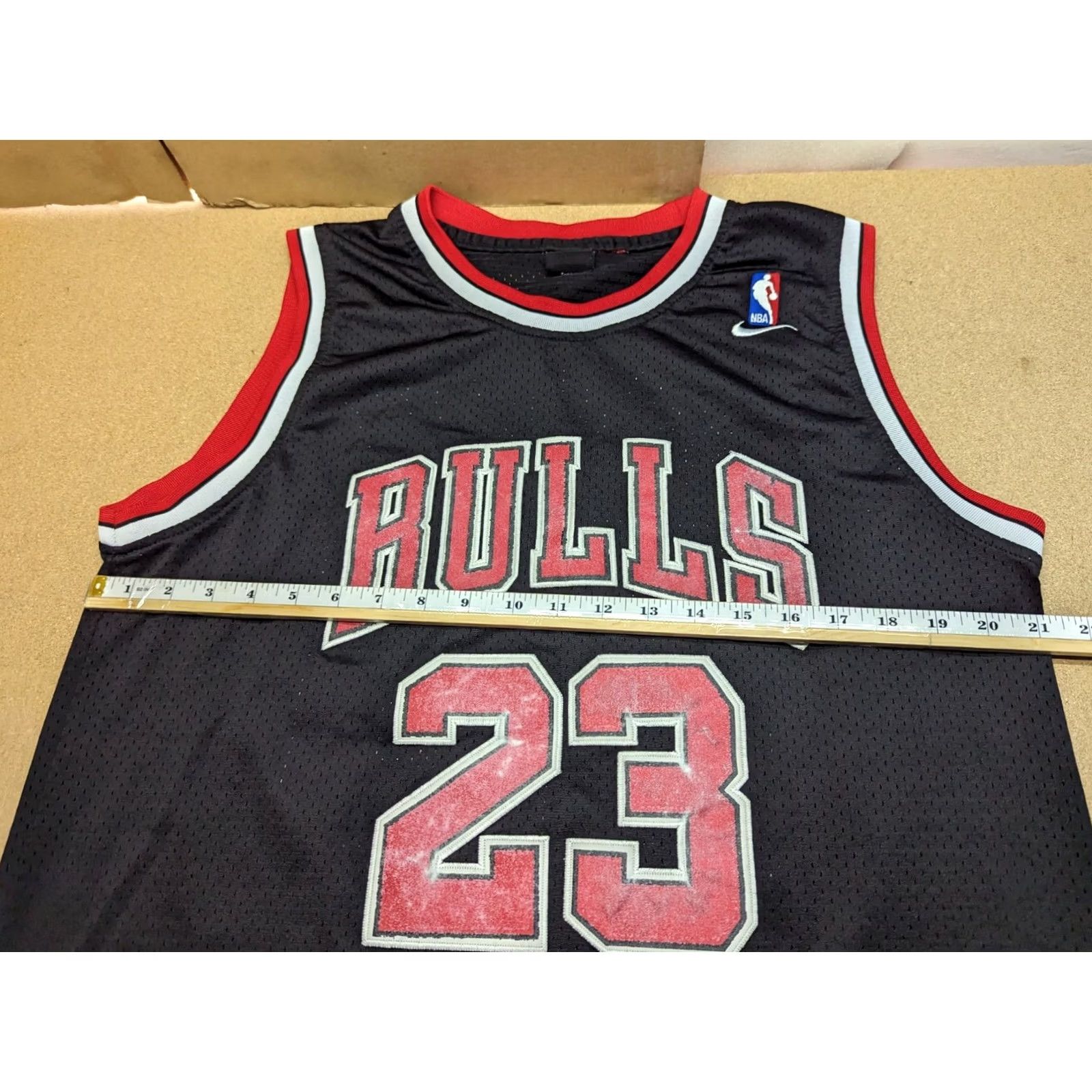 Nike Nike Michael Jordan #23 Mens Basketball Jersey L Black NBA 90s Red Jersey Mens L Black 90s Nike Basketball Jersey Size US L / EU 52-54 / 3 - 3 Thumbnail