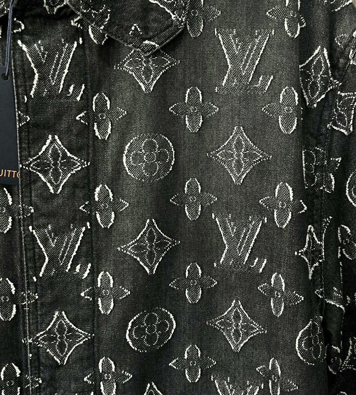 Louis Vuitton Louis Vuitton M Black Monogram Short Sleeves Denim Shirt Size US M / EU 48-50 / 2 - 3 Thumbnail