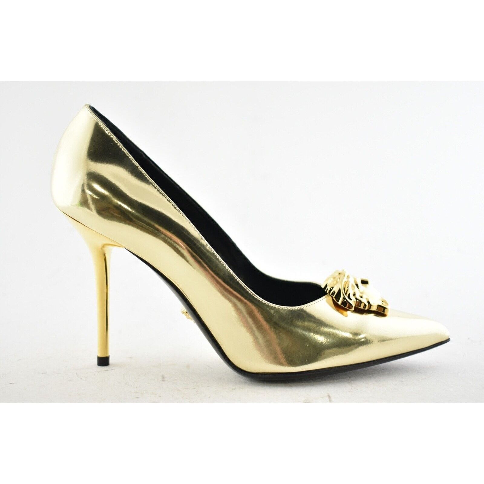 Versace Medusa Head Palazzo Tribute Patent Leather Heel Pump 38 Size US 8 / IT 38 - 4 Thumbnail