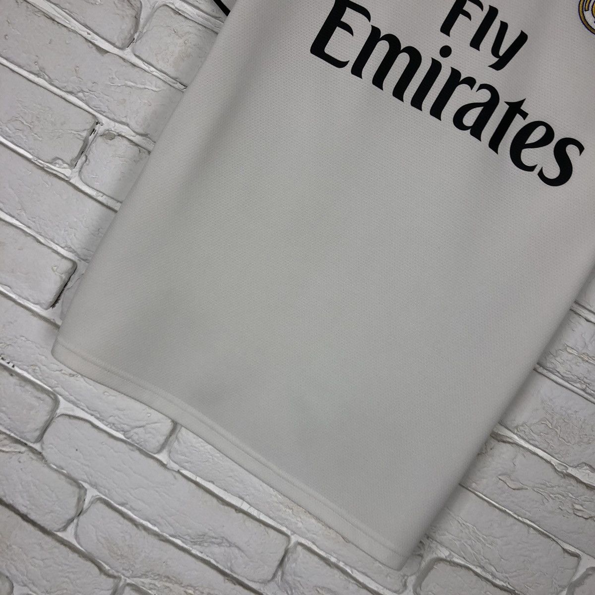 Adidas Real Madrid 2018 2019 home soccer jersey Size US S / EU 44-46 / 1 - 3 Thumbnail