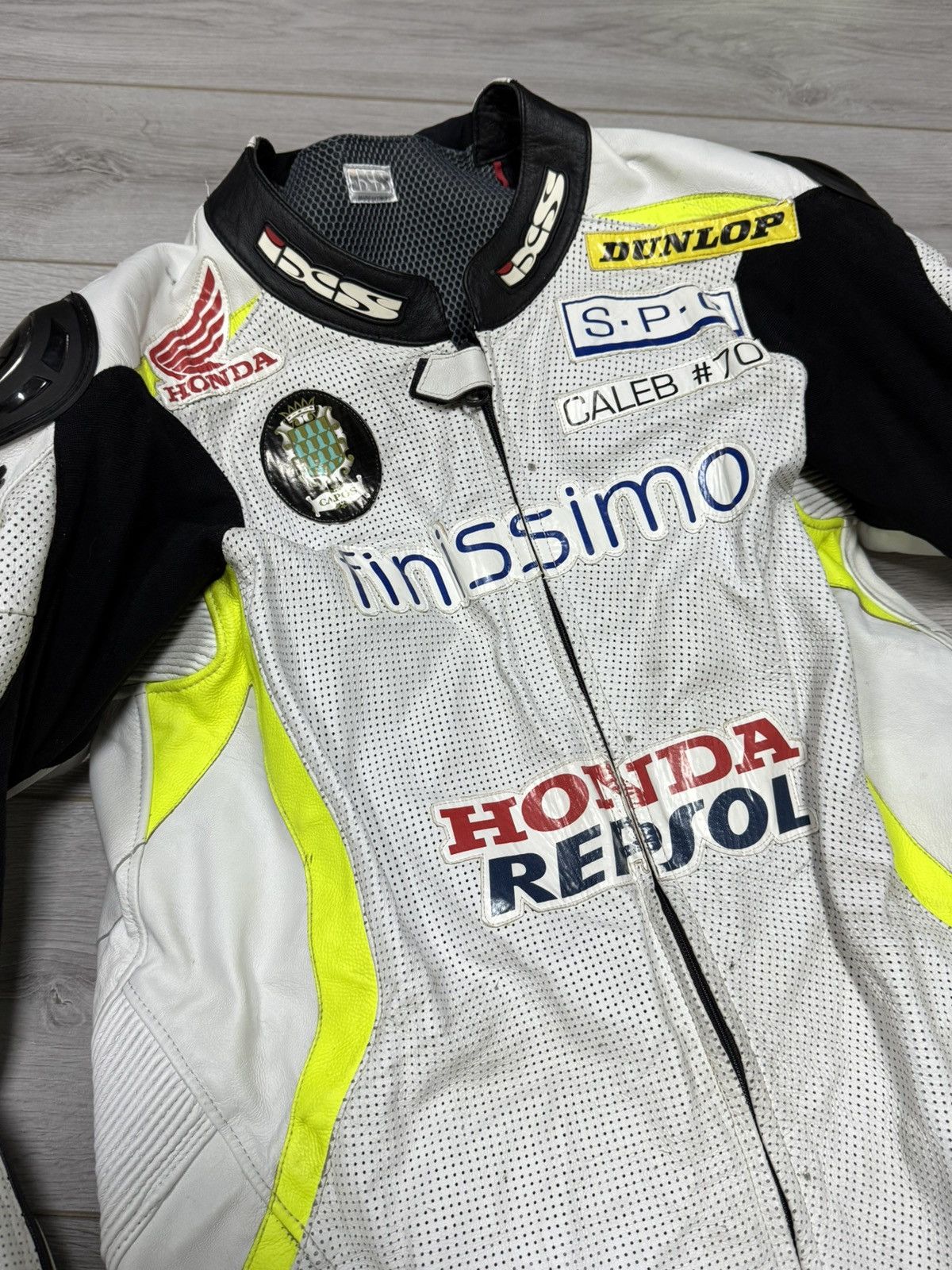 Honda IXS Custom racing leather suit – Honda Repsol livery Size US M / EU 48-50 / 2 - 14 Thumbnail