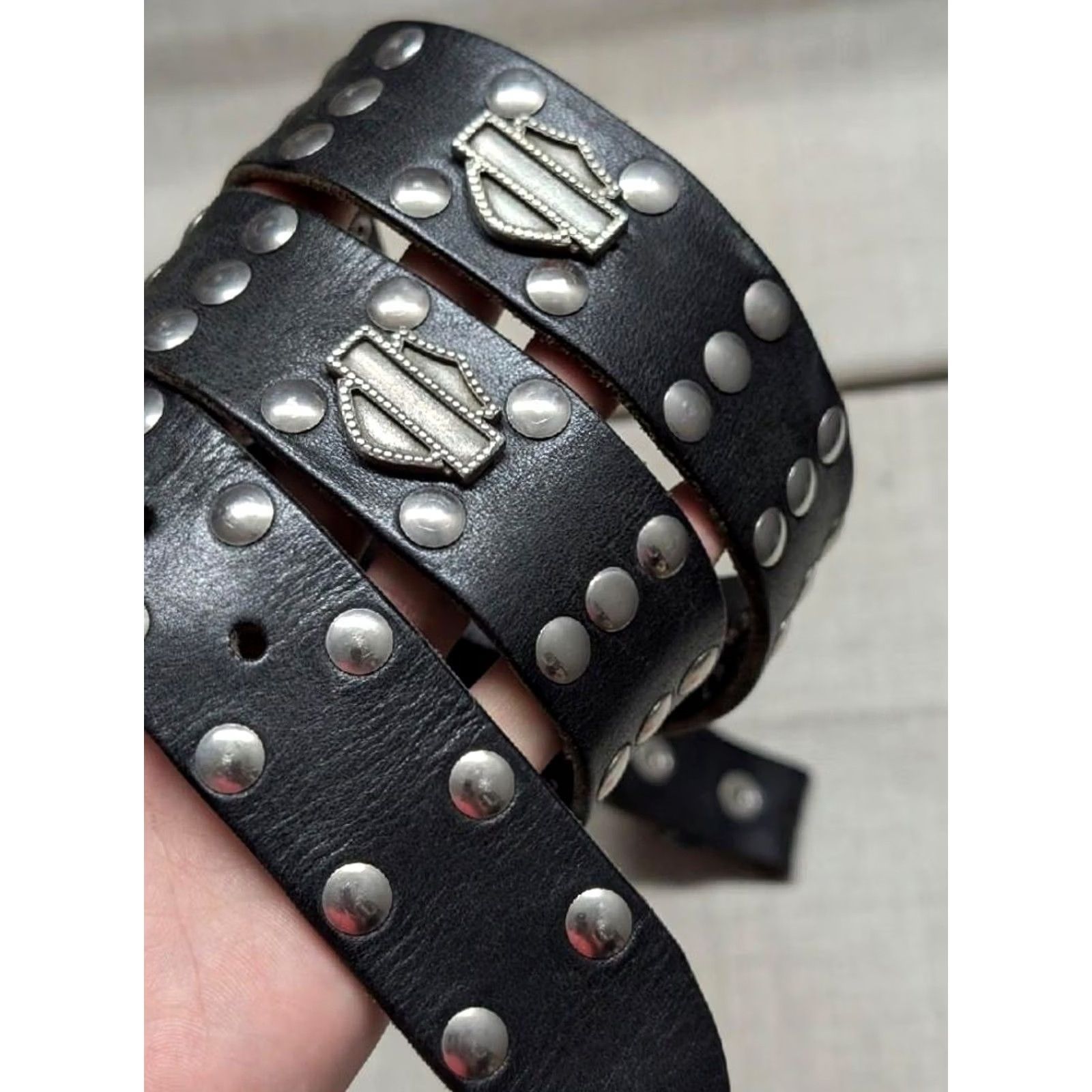 Harley Davidson VINTAGE Harley-Davidson belt 42 leather studded punk western belt Men 42 Black Studded Concho 1990s Size 42 - 2 Thumbnail