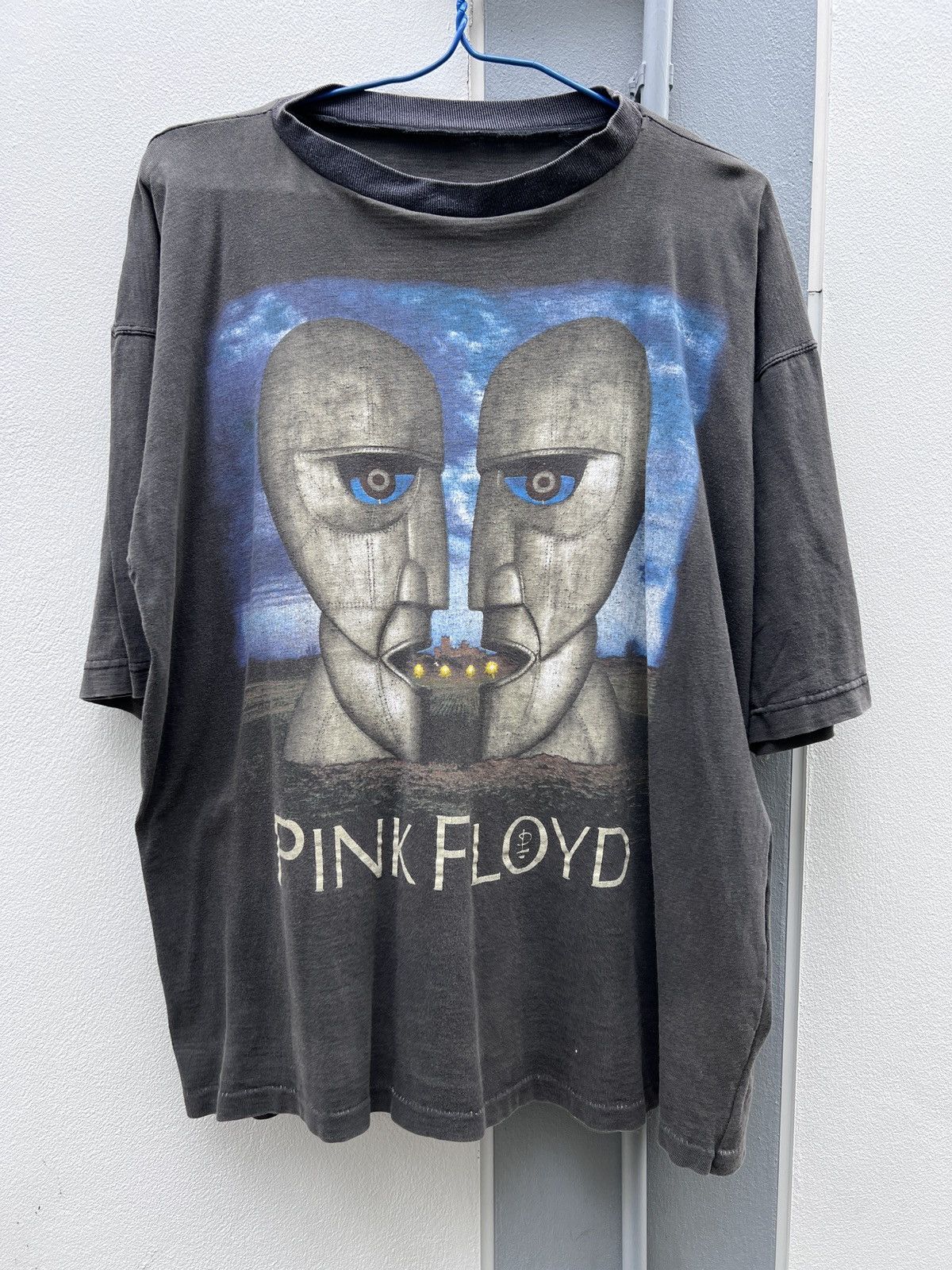 90s 1994 Pink Floyd Tour Tee Thrashed Distressed Sun Faded