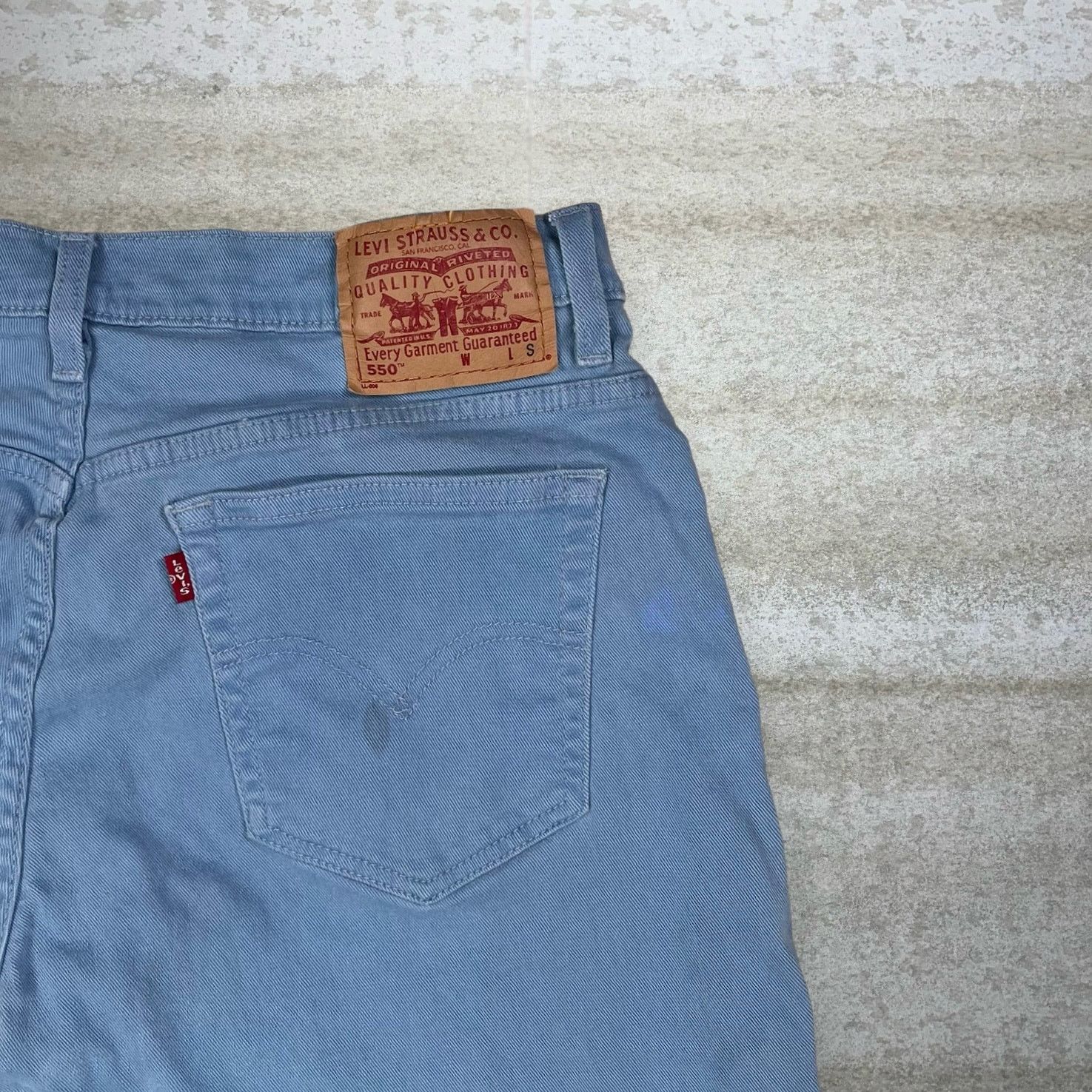 Levi's Vintage 90s Levis Jeans 550 36x30 Relaxed Light Blue Wash Size US 36 / EU 52 - 3 Thumbnail