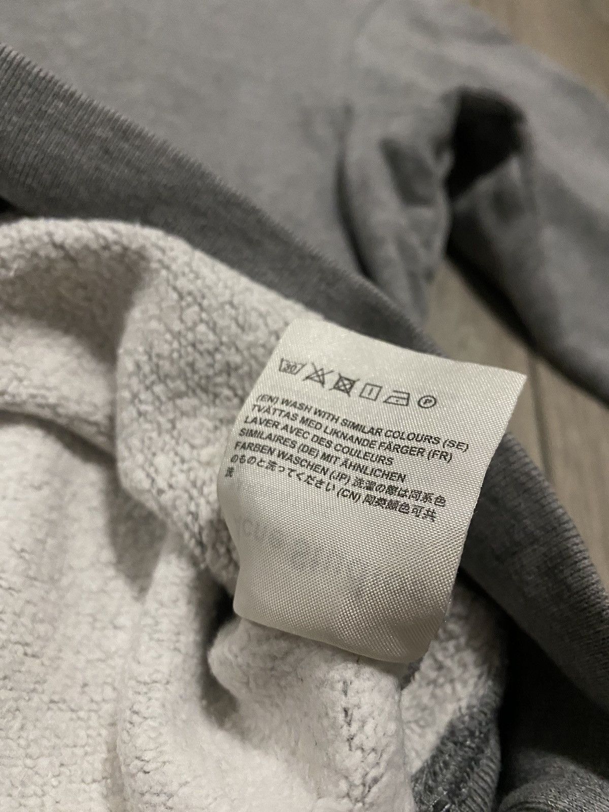 Acne Studios Vintage Acne Studio Sweatshirt Fairview Face Patch Crawneck Size US L / EU 52-54 / 3 - 5 Thumbnail