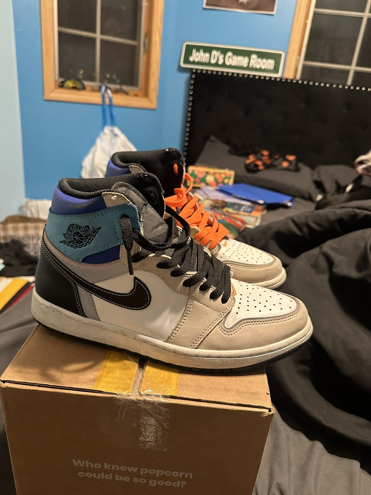 Jordan Brand High top Jordan 1s Size US 10 / EU 43 - 4 Thumbnail