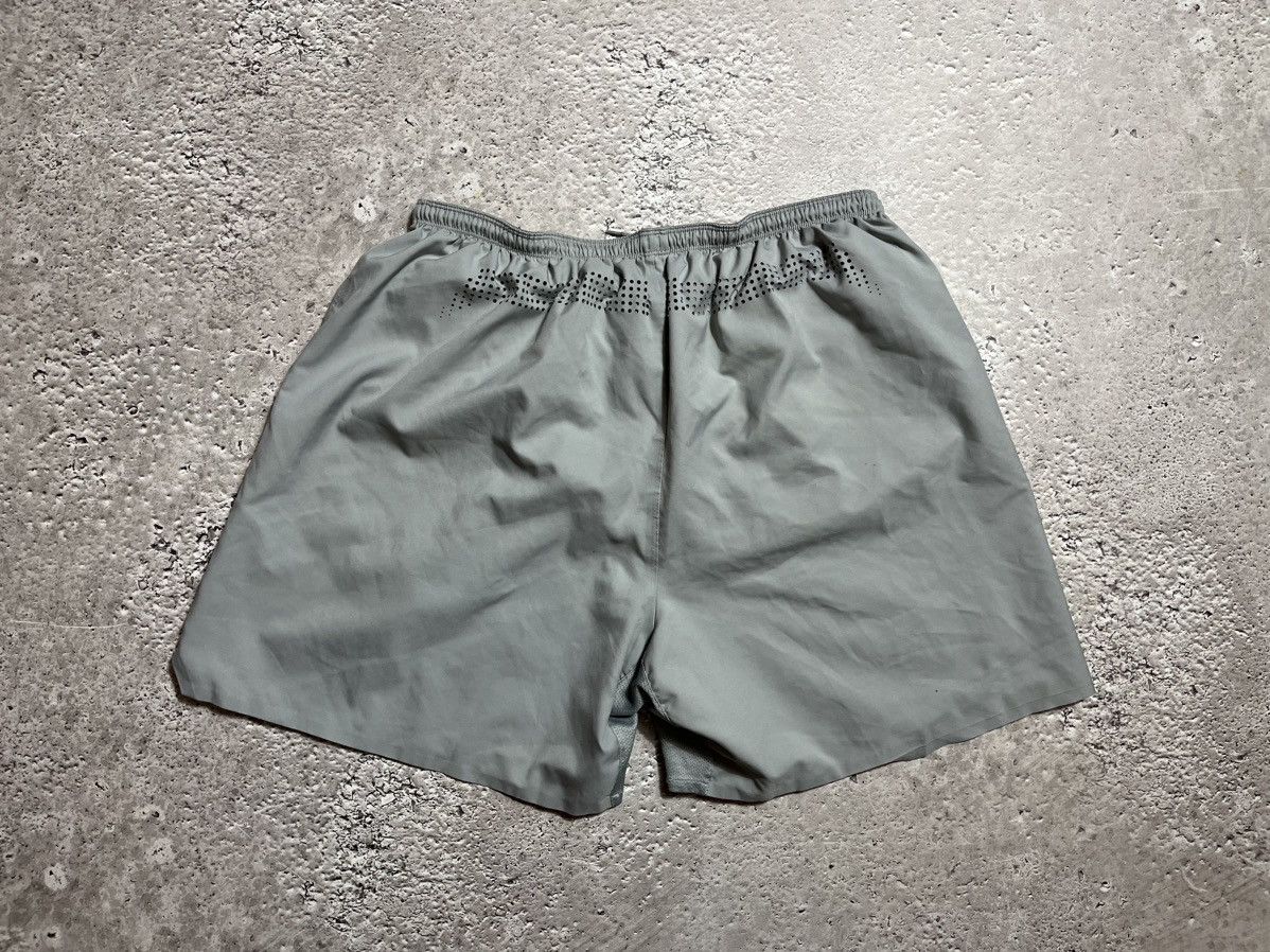 Nike × Vintage Vintage Nike KNVB Nederland Match Worn Shorts Size US 38 / EU 54 - 7 Thumbnail