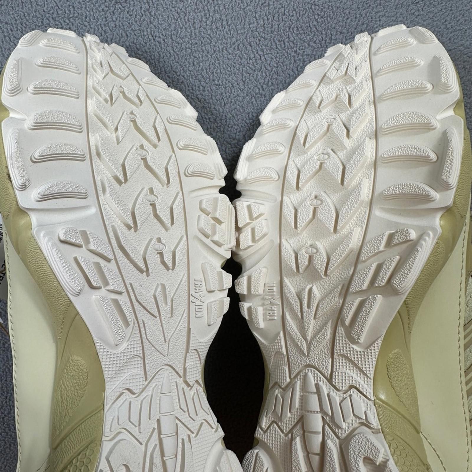 Adidas NWOB Adidas Ivy Park Womens 5.5 Savage Shoes Sneakers Beige Size US 5.5 / IT 35.5 - 12 Thumbnail