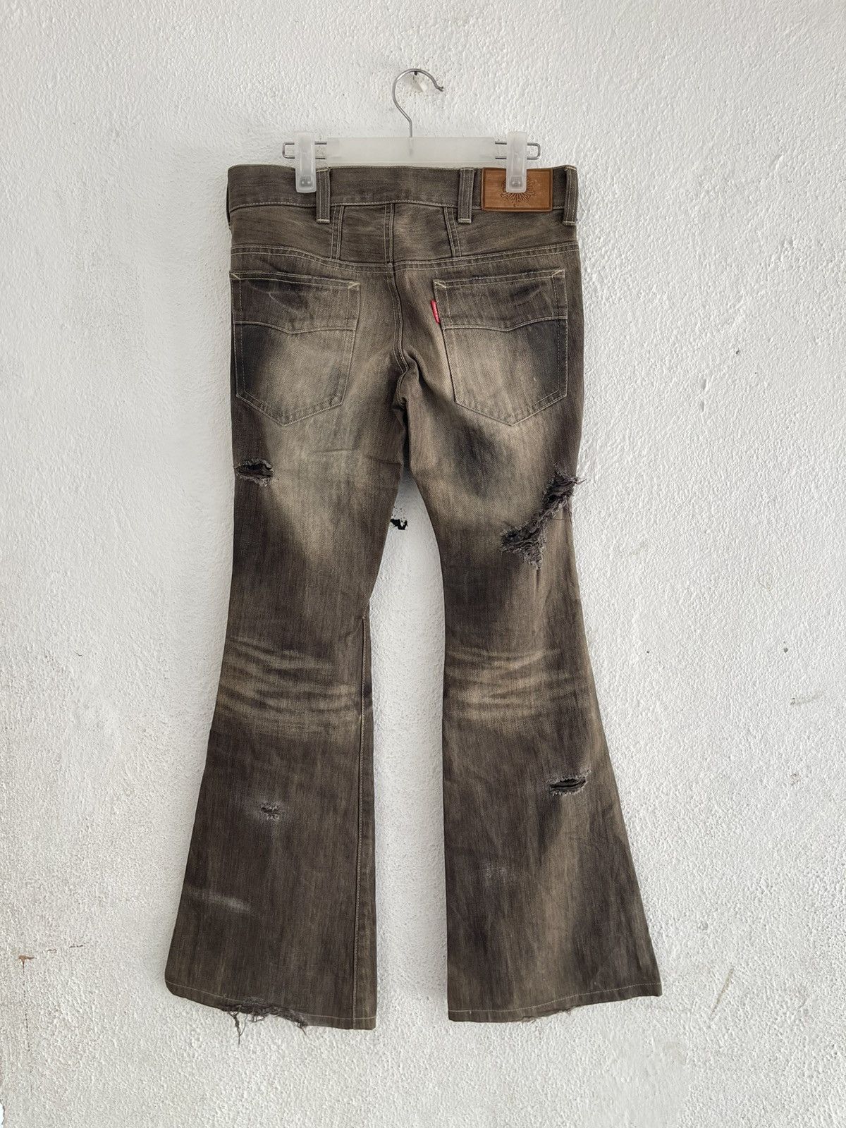 Tornado Mart Tornado Mart Rusty Mud Flared Jeans Distressed I6W9 Type Shi Size US 31 - 2 Thumbnail