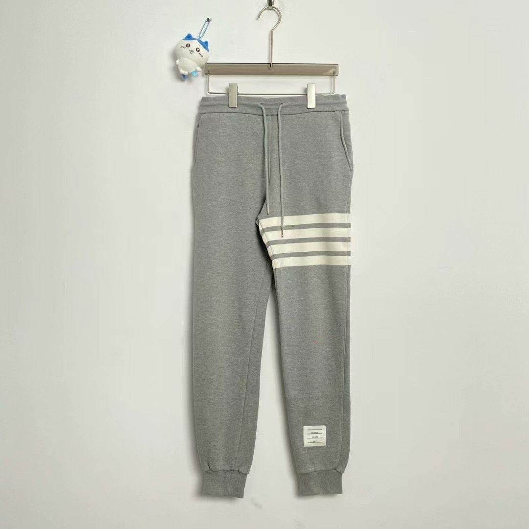 Thom Browne thom browne gray sweatpants with stripes Size US 28 / EU 44 - 1 Thumbnail