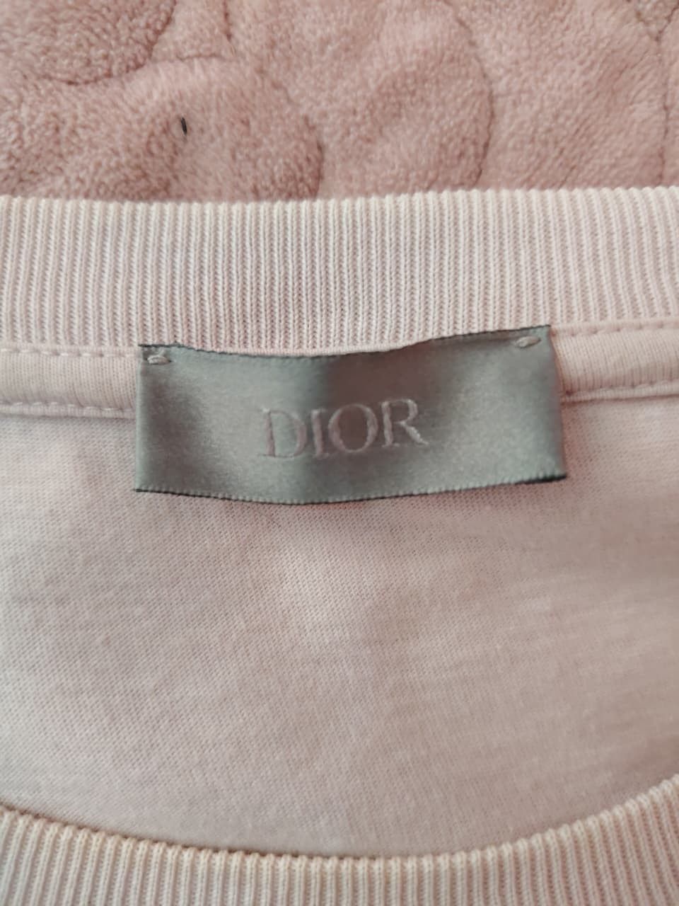 Dior × Kaws Dior x KAWS Pink Logo Bee Size US M / EU 48-50 / 2 - 2 Thumbnail