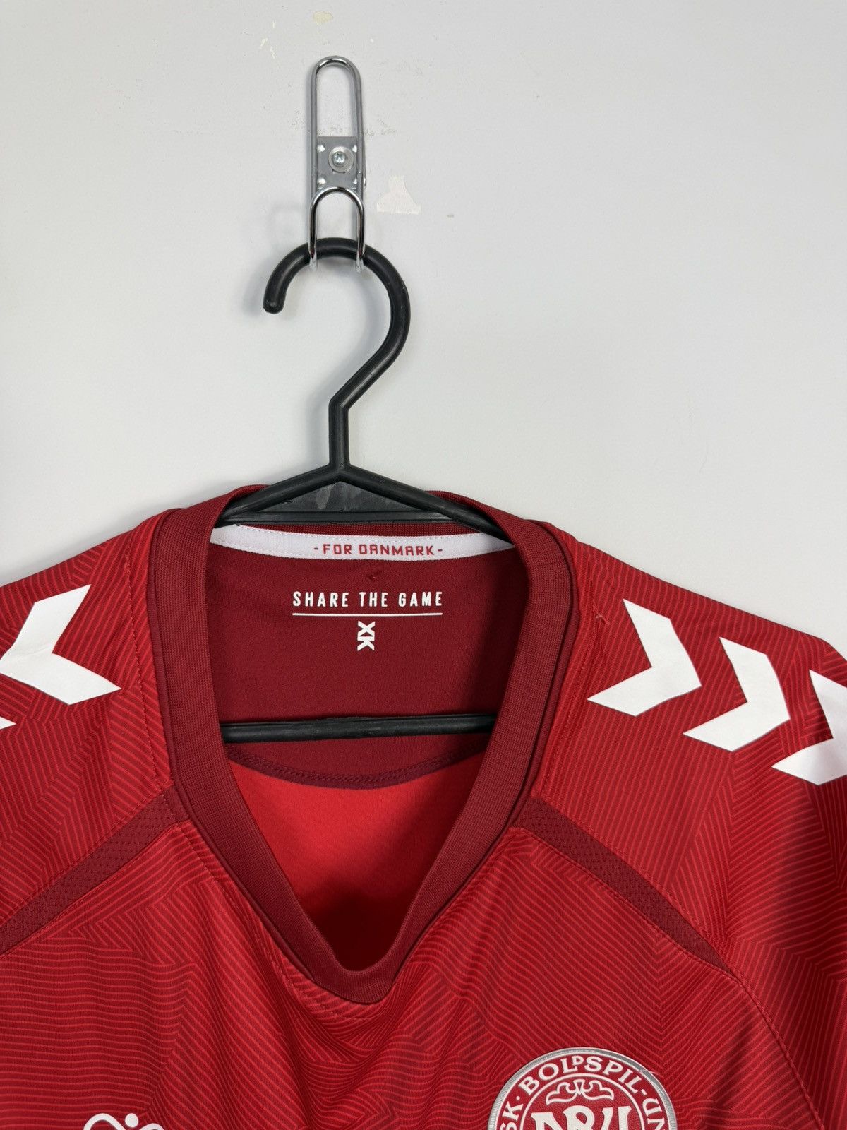 Hummel Hummel Denmark 2022/2023 Højbjerg #23 Soccer Jersey Size US L / EU 52-54 / 3 - 3 Thumbnail
