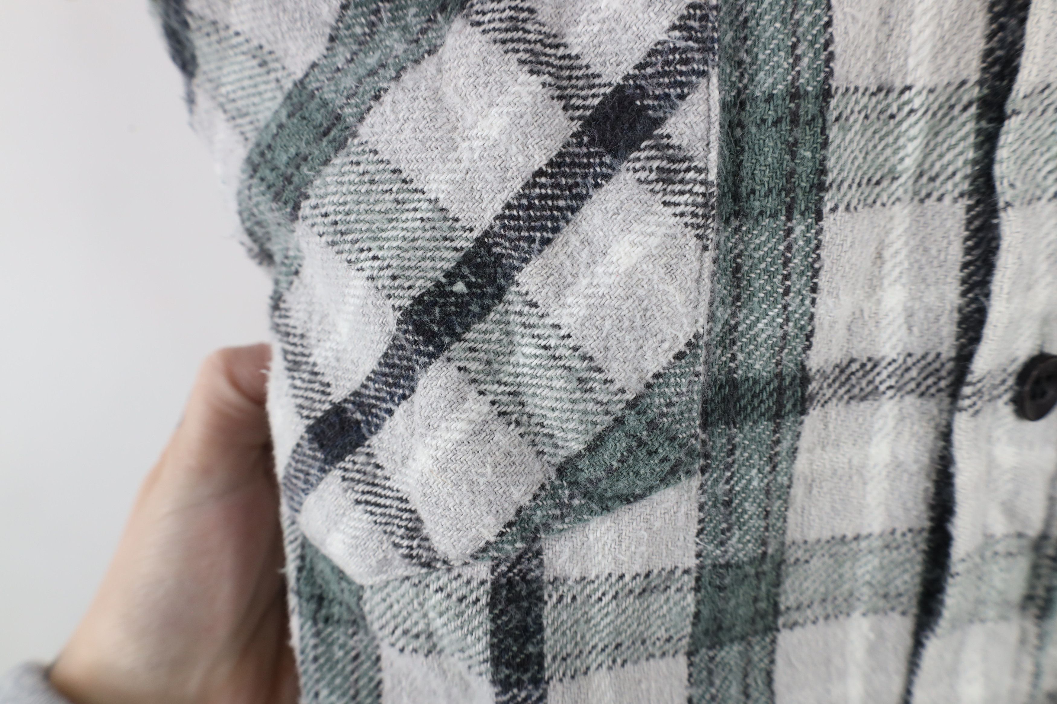 Vintage Vintage 90s Streetwear Heavyweight Button Shirt Plaid Size US L / EU 52-54 / 3 - 6 Thumbnail
