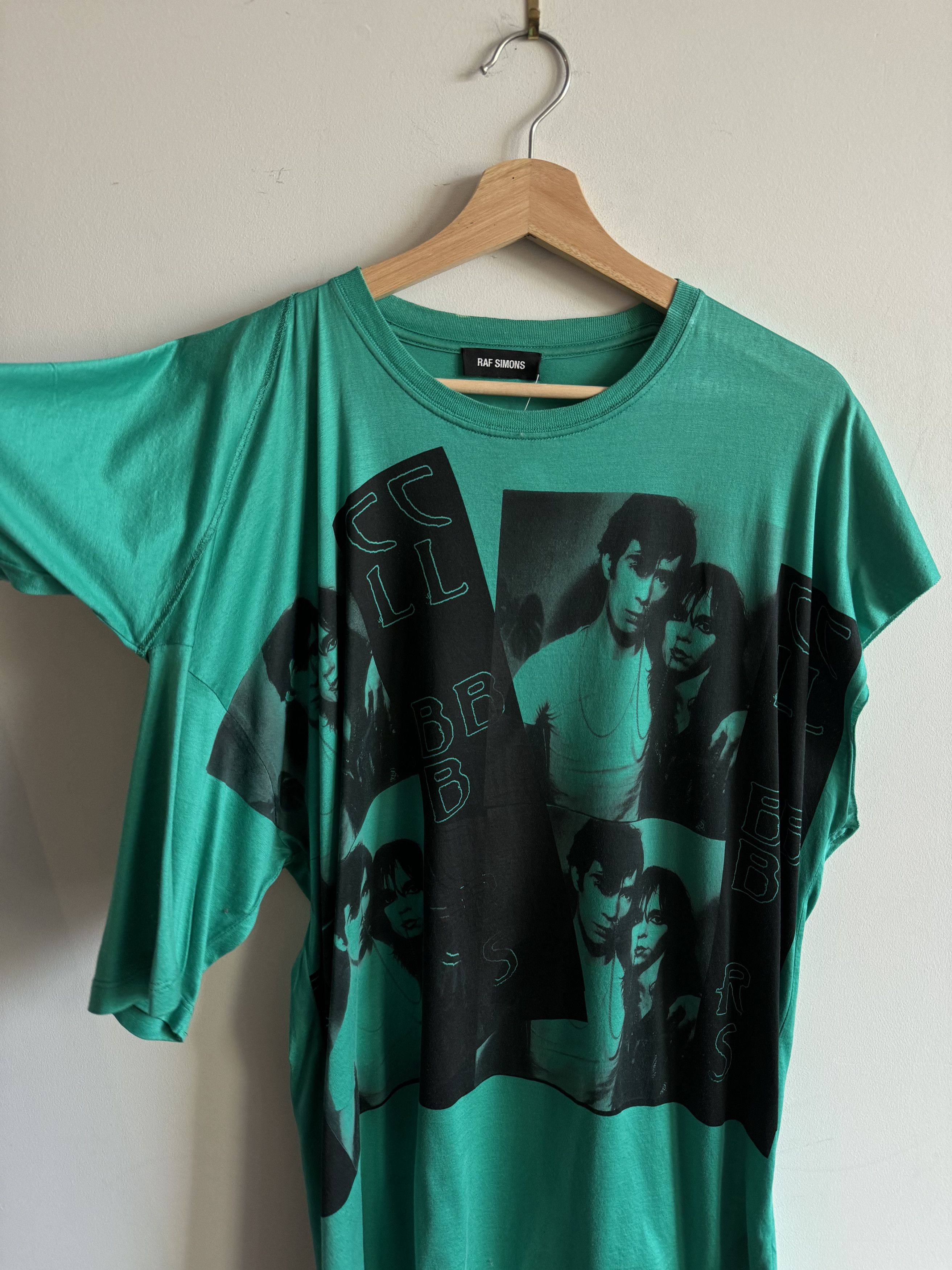 Raf Simons ss19 Raf Simons Asymmetric Sleeve Size S Size US S / EU 44-46 / 1 - 2 Thumbnail