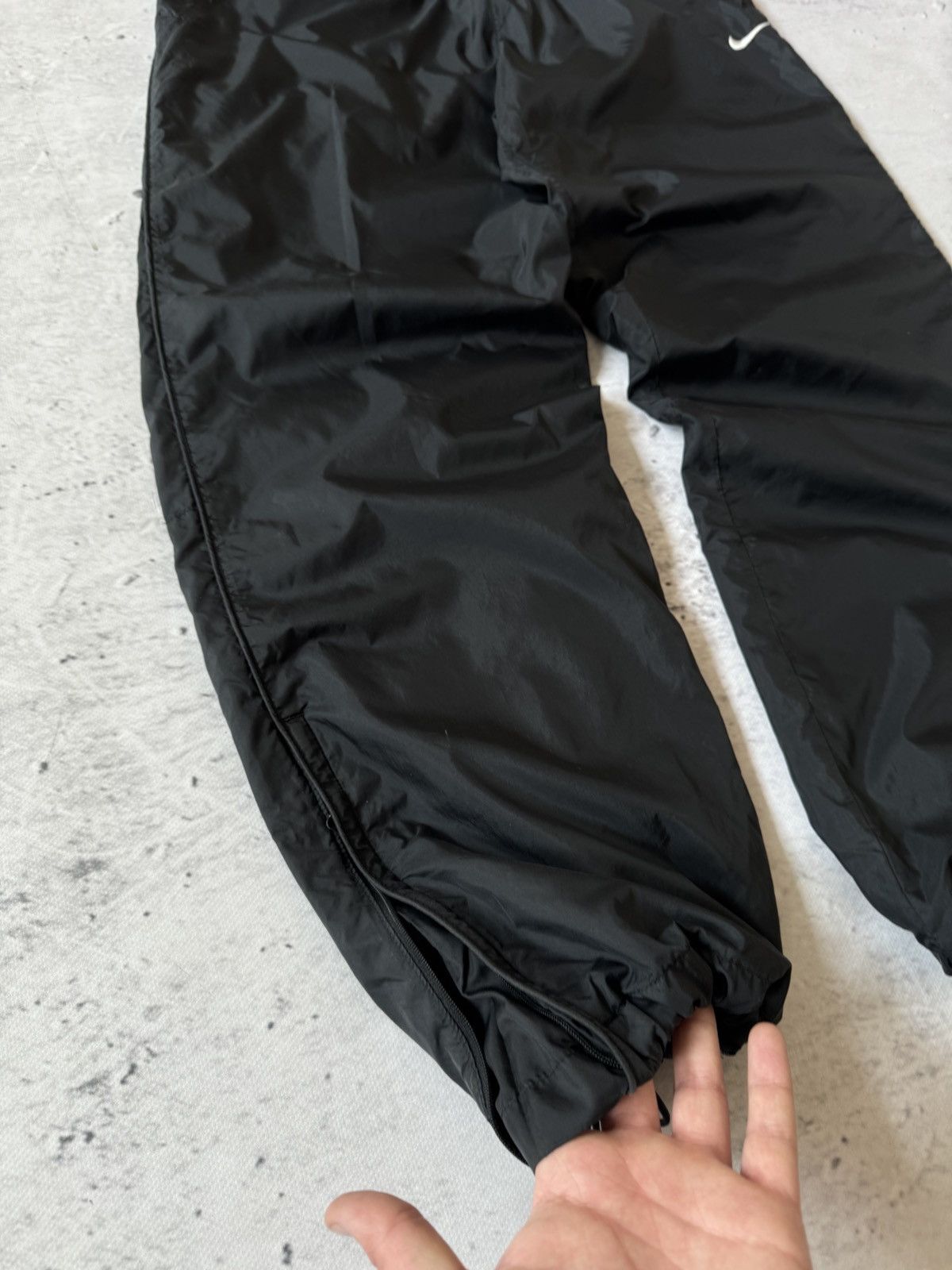 Nike × Vintage NIKE NYLON VINTAGE Y2K OVERSIZE BAGGY FIT PANTS SWEATPANTS Size US 34 / EU 50 - 3 Thumbnail