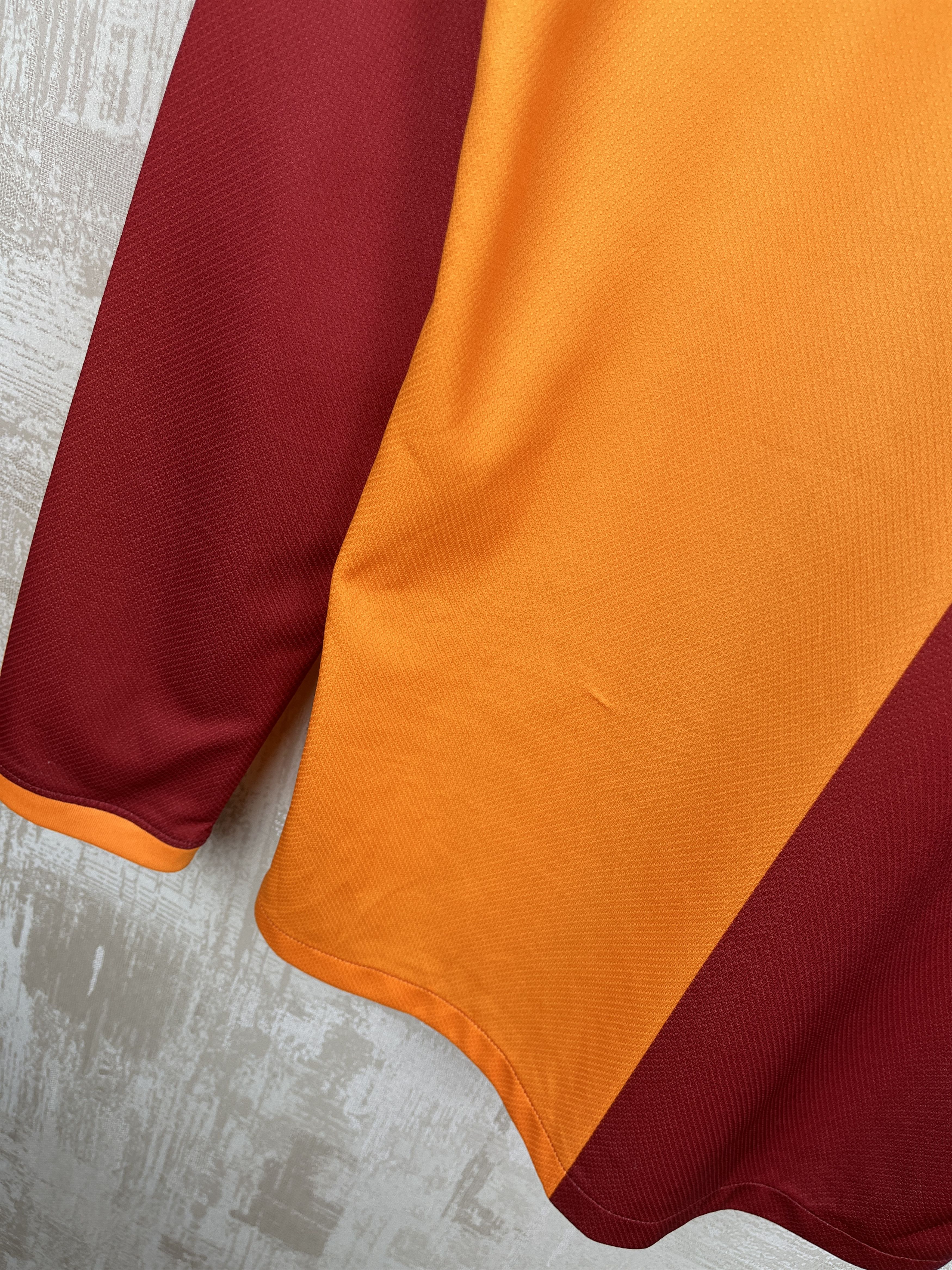 Nike Galatasaray Home Shirt 2013-2014 Soccer Football L/S Jersey Size US S / EU 44-46 / 1 - 17 Thumbnail