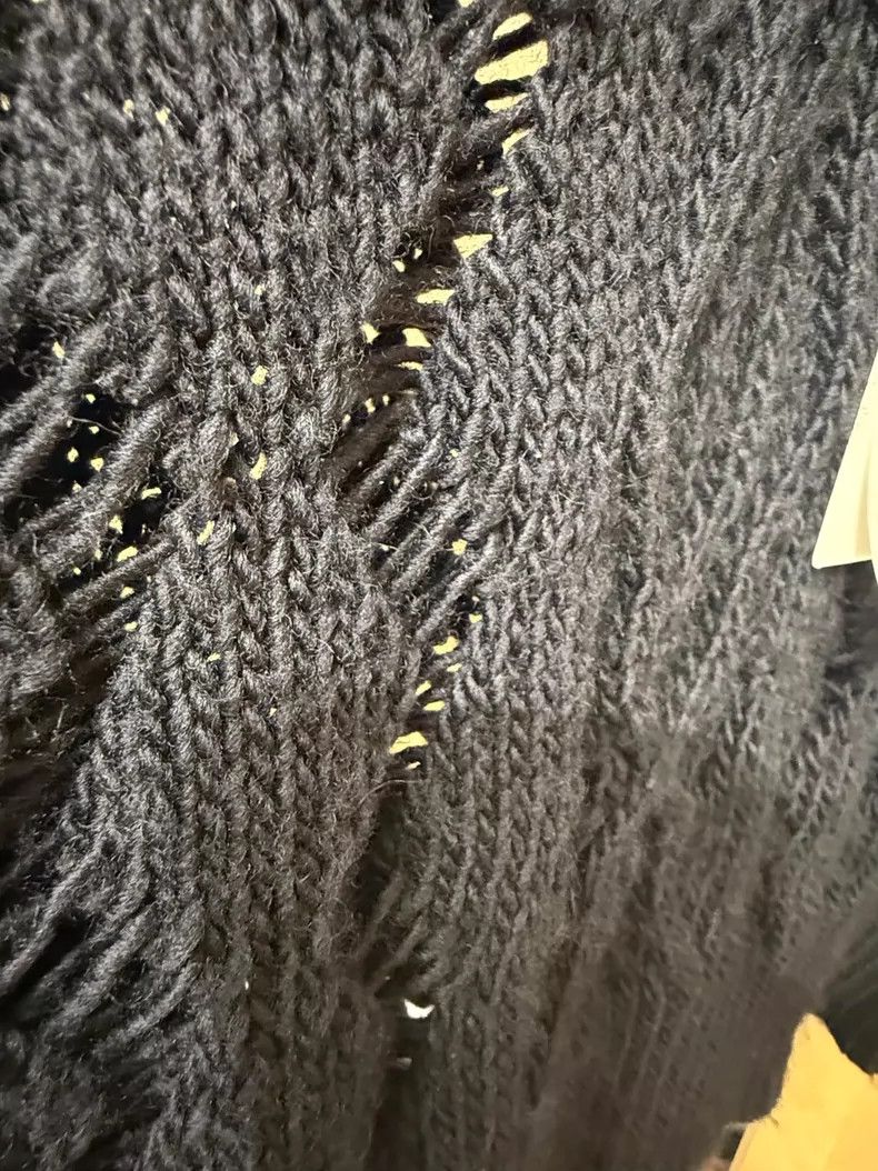 our legacySleeveless knitted vest 2505-Nextarrow