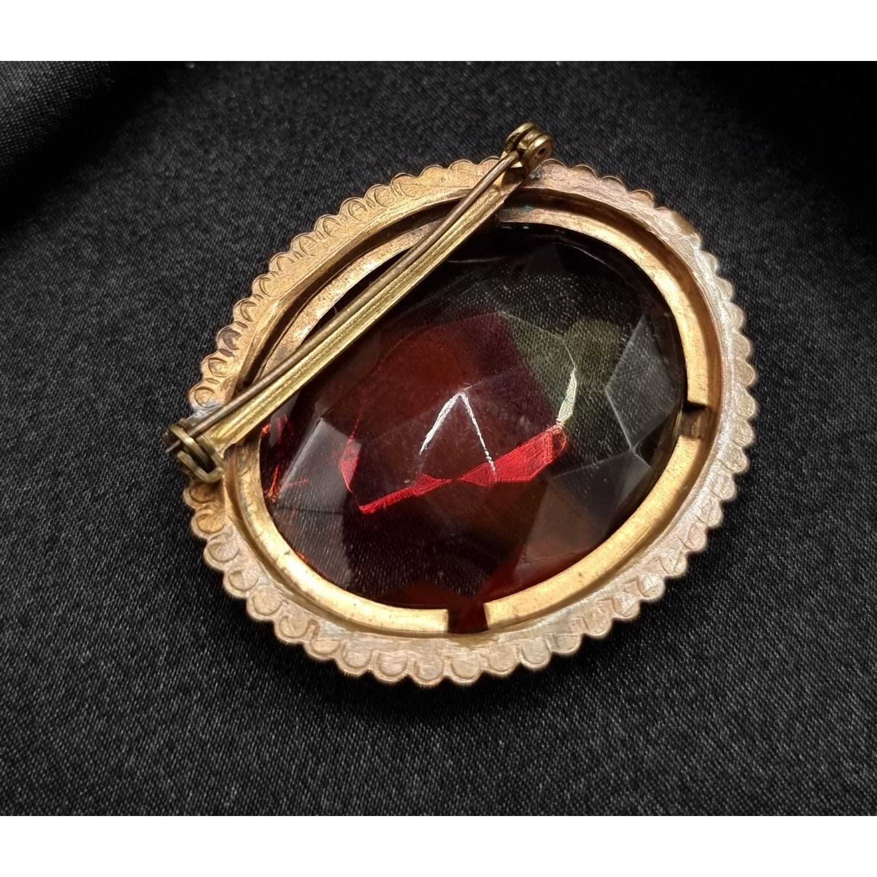 Vintage Vintage 1930's-1940's Faceted Red Glass Brooch Size ONE SIZE - 4 Thumbnail