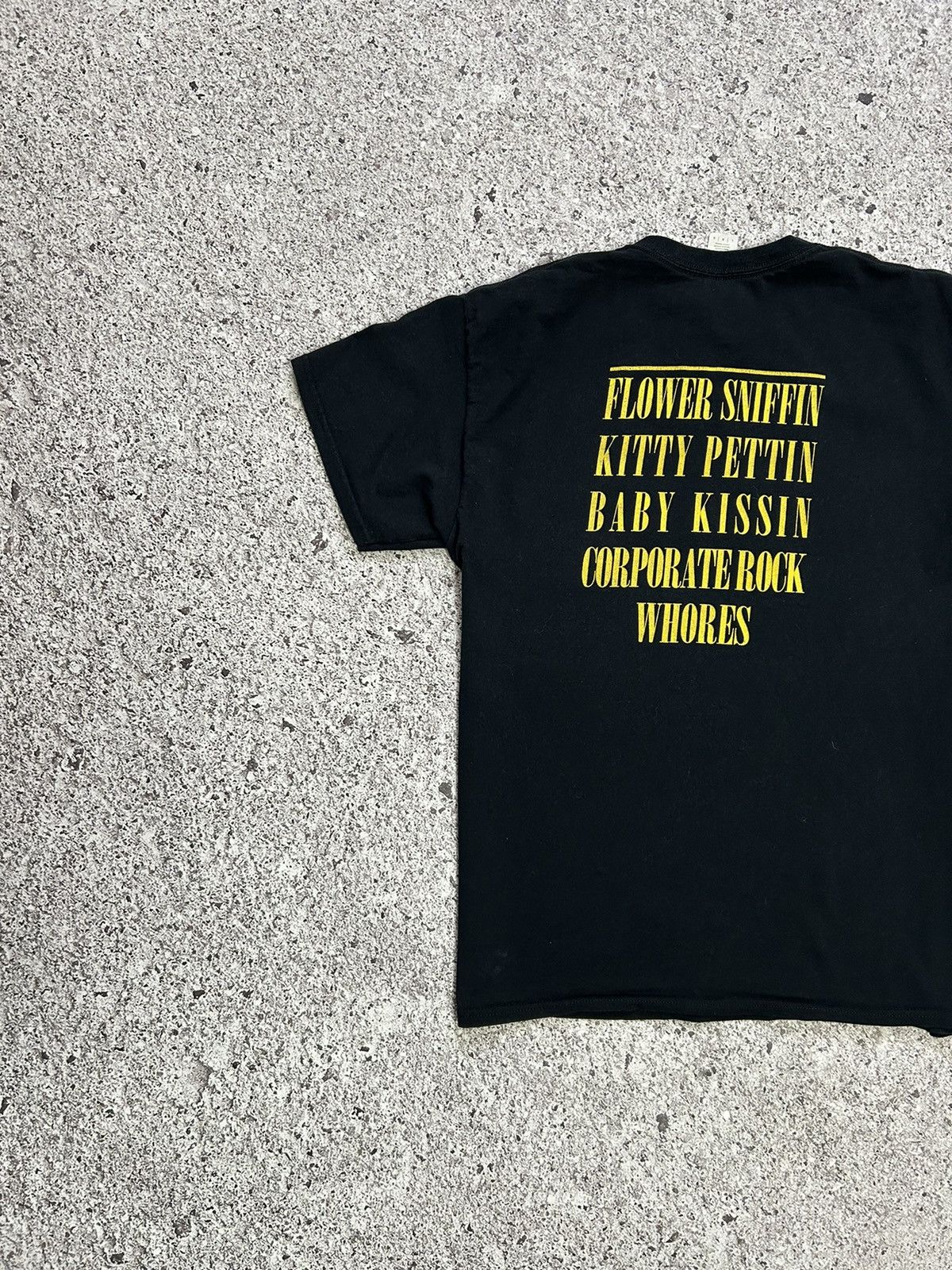 Band Tees × Nirvana × Vintage Vintage 90s Nirvana Flower Sniffin Kitty Pettin T-Shirt Hype Size US L / EU 52-54 / 3 - 5 Thumbnail