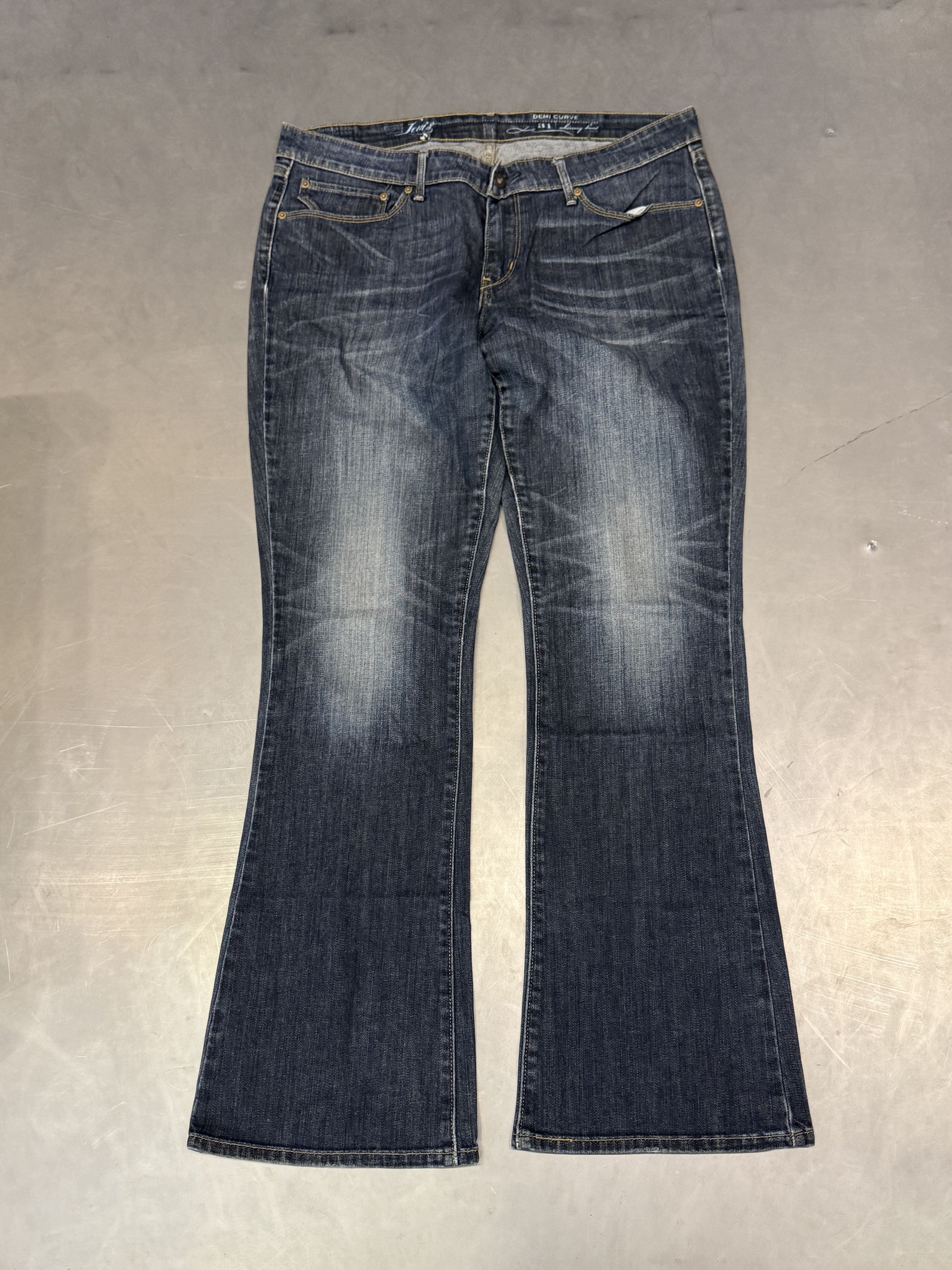 Levi's Vintage Levi's Demi Curve bell bottom flared jeans Size 31" - 1 Thumbnail