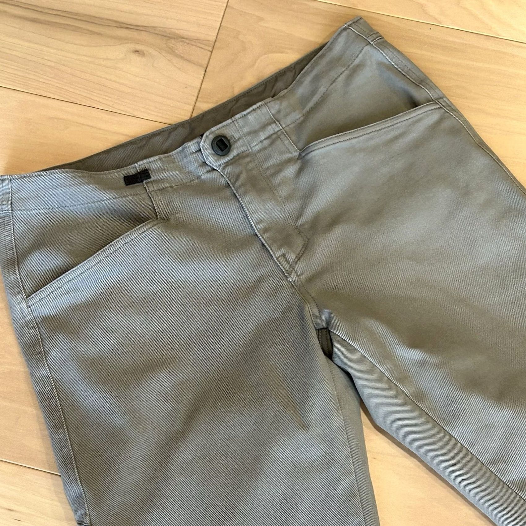 Patagonia Patagonia Rock Pants Gray Women’s 12 Chino Athletic Tapered Inseam 28.5 in Front Flat Rise 9.5 Zip Button Casual Travel Workwear Logo Size 34" / US 12 / IT 48 - 3 Thumbnail