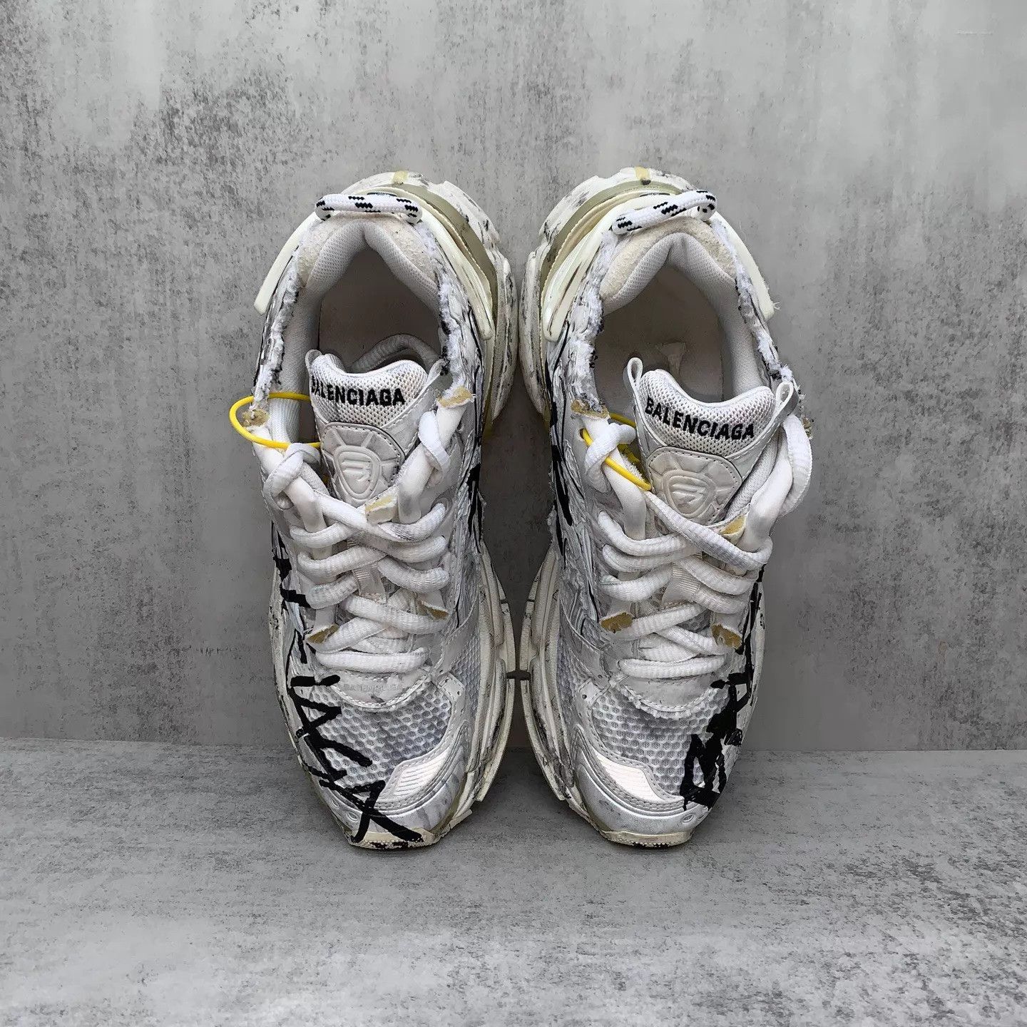 Balenciaga Balenciaga Runner White Graffiti 37 (98 New) Size US 6.5 / IT 36.5 - 6 Thumbnail