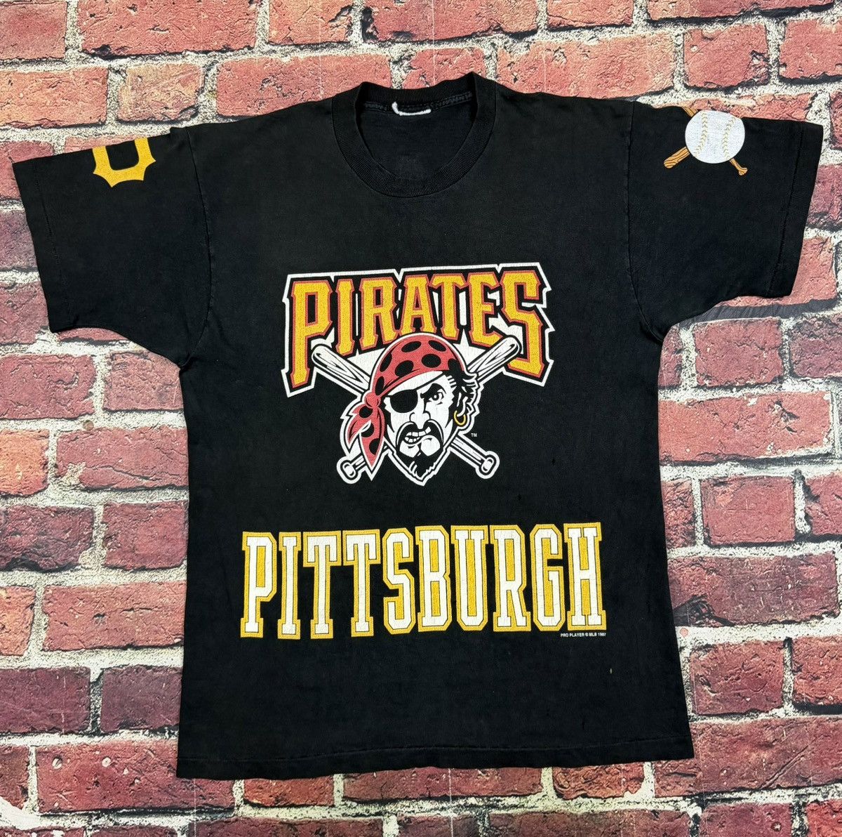 Pro Player Vintage Pittsburgh Pirates T Shirt 1997 AOP Single Stitch Size US XL / EU 56 / 4 - 2 Thumbnail