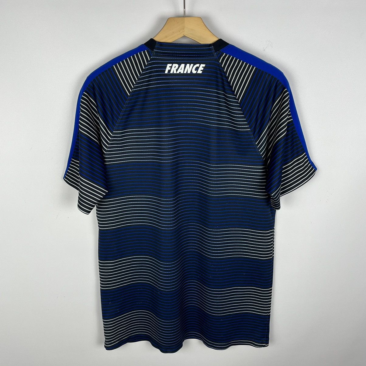 Nike Nike France FFF Soccer Jersey Shirt 2016/2017 Size US M / EU 48-50 / 2 - 13 Thumbnail