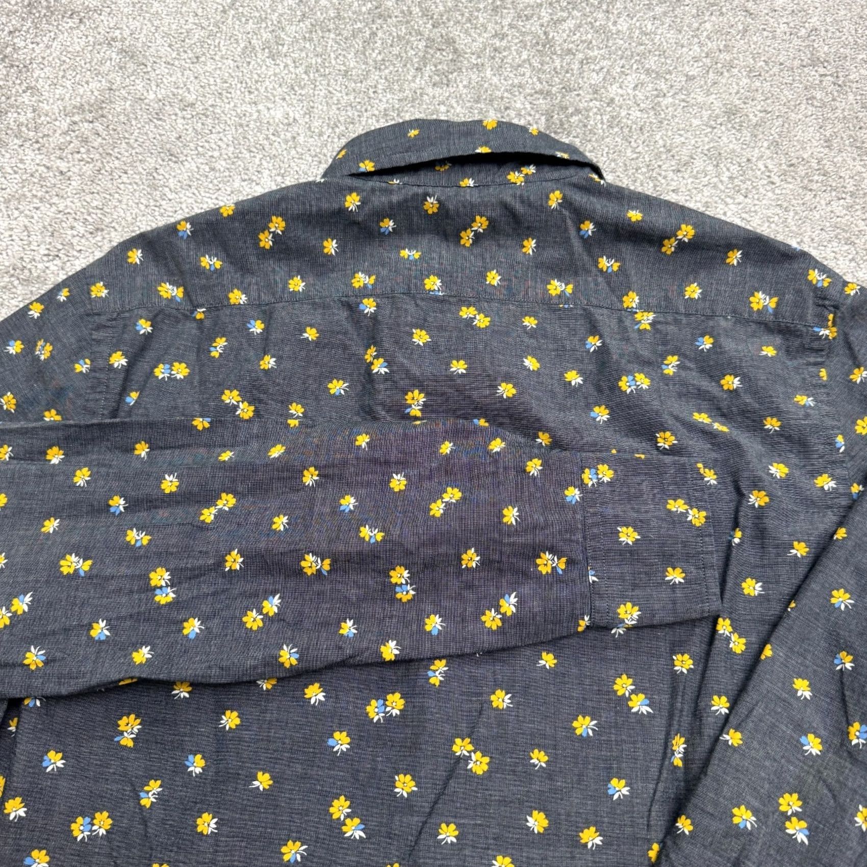 Banana Republic VINTAGE Banana Republic Floral Button-Down Shirt Mens Small Gray Yellow Size US S / EU 44-46 / 1 - 5 Thumbnail