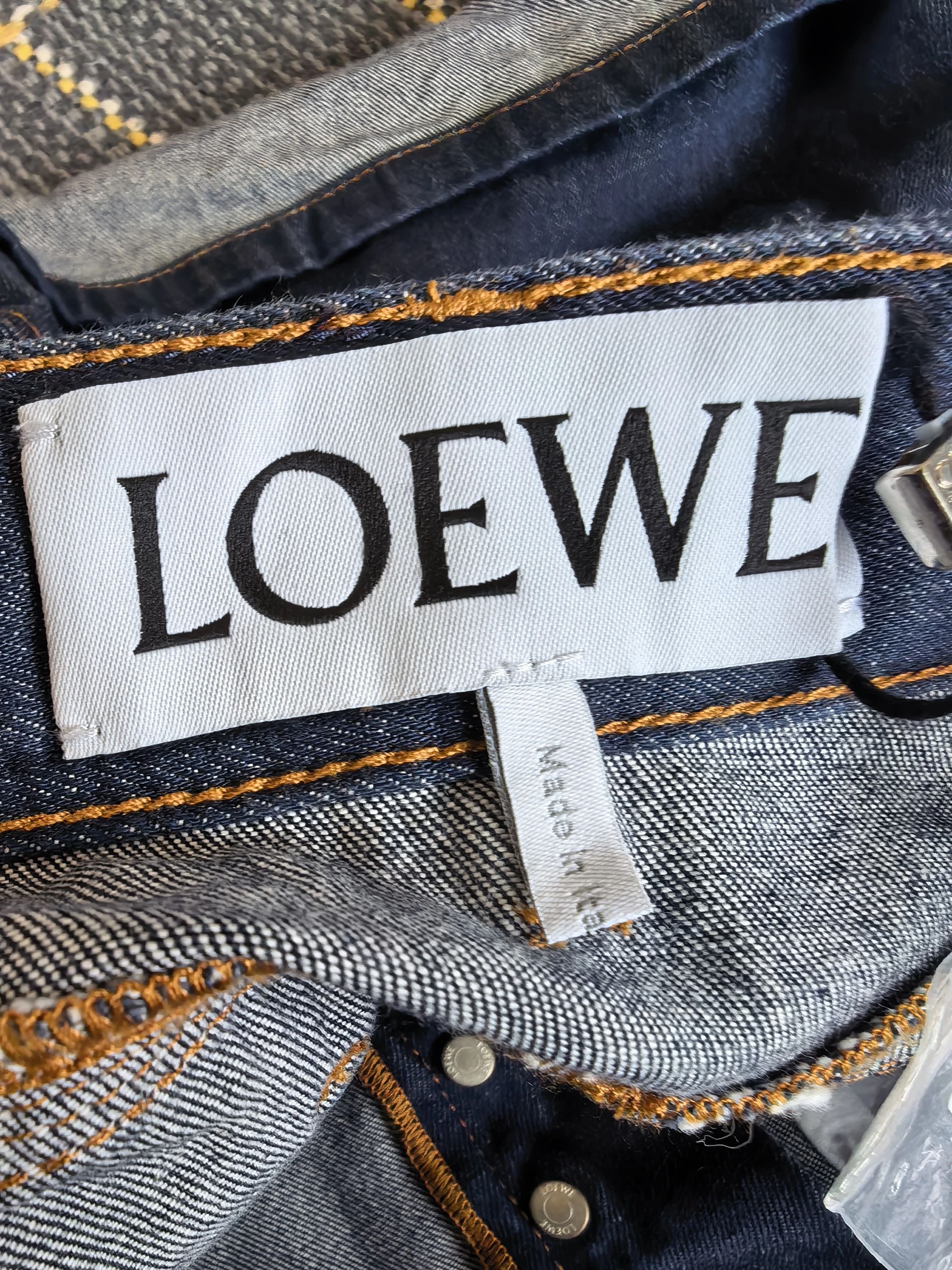 Loewe Loewe SS23 36 Logo Leather Tag Short Size 25" / US 0 / IT 36 - 3 Thumbnail
