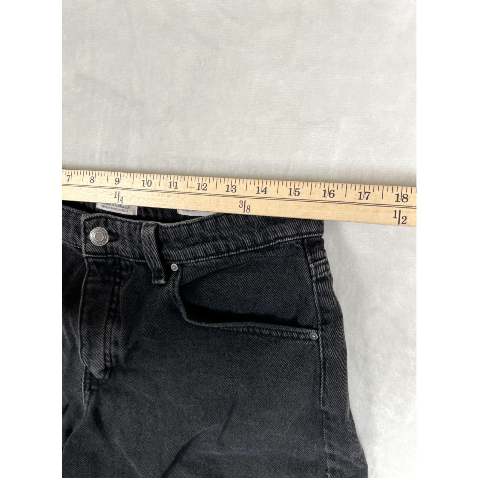 Cotton On Cotton On Shorts Womens 30 Black Original Cut Off Denim Raw Hem Fringe Casual Size 30" / US 8 / IT 44 - 6 Thumbnail
