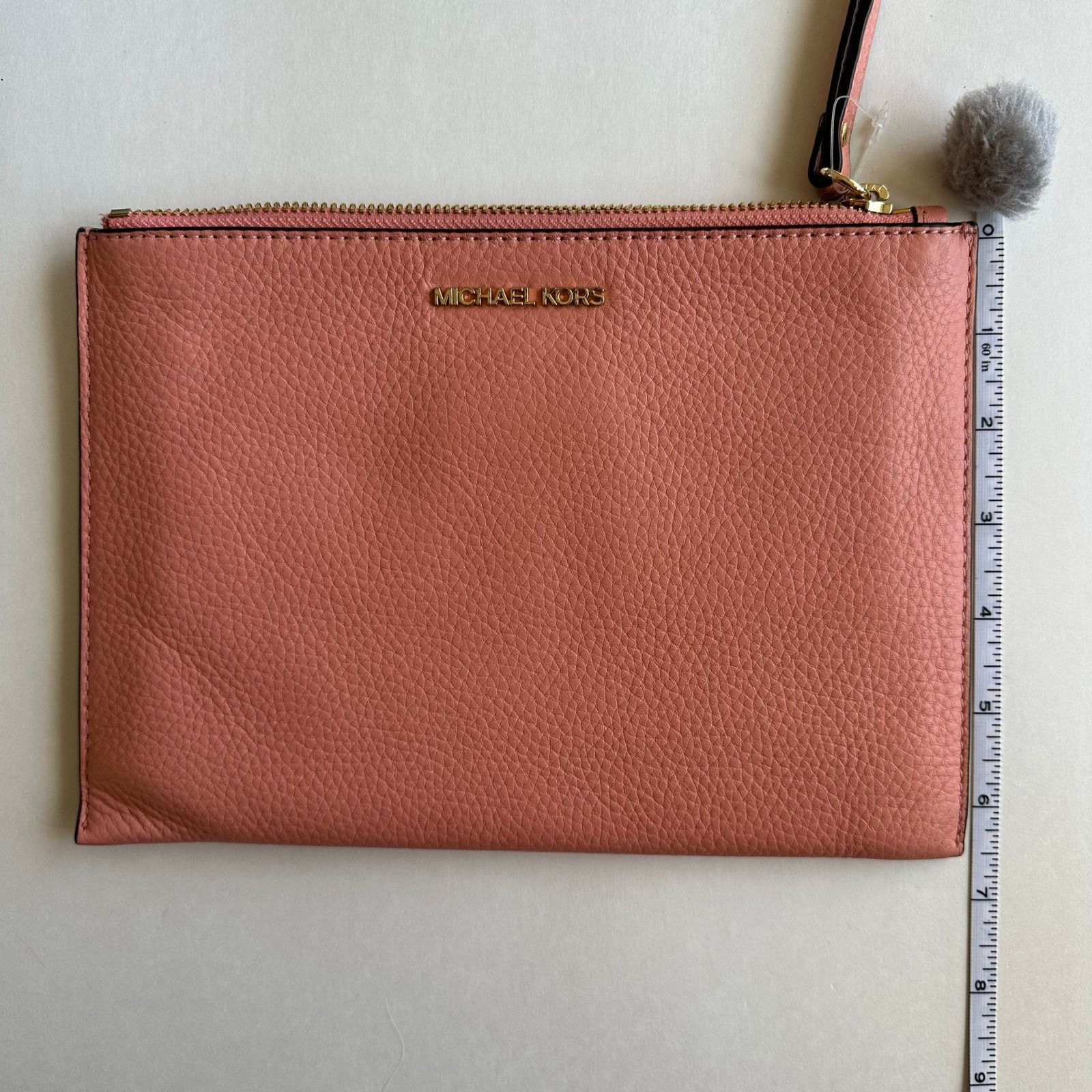 Michael Kors NWOT MICHAEL KORS Light Pink Leather Wristlet Clutch Size ONE SIZE - 2 Thumbnail
