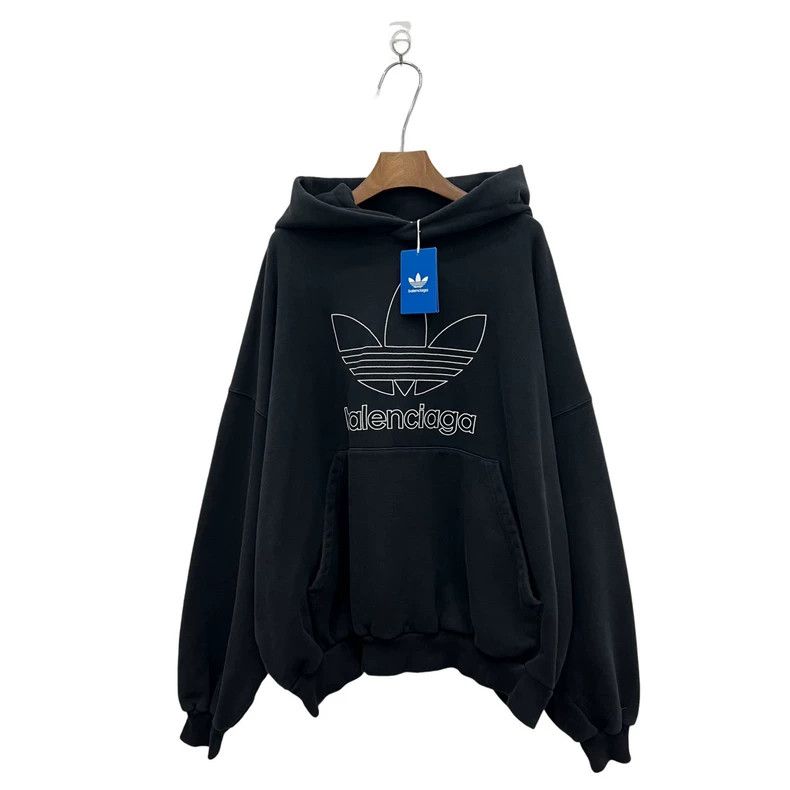 Balenciaga Balenciaga Clover embroidered logo hoodie Size US S / EU 44-46 / 1 - 1 Thumbnail
