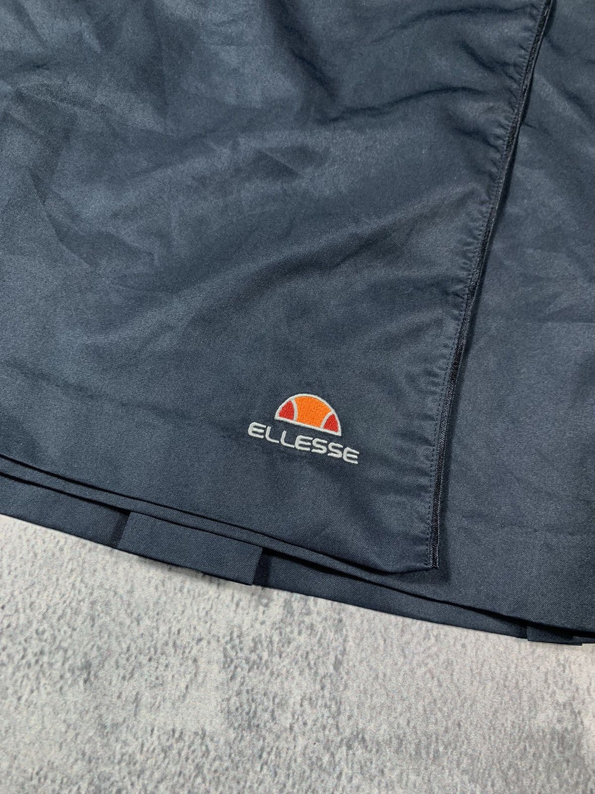 Ellesse Vintage Y2K Ellesse golf mini skirt streetwear size 28 Size 28" / US 6 / IT 42 - 4 Thumbnail