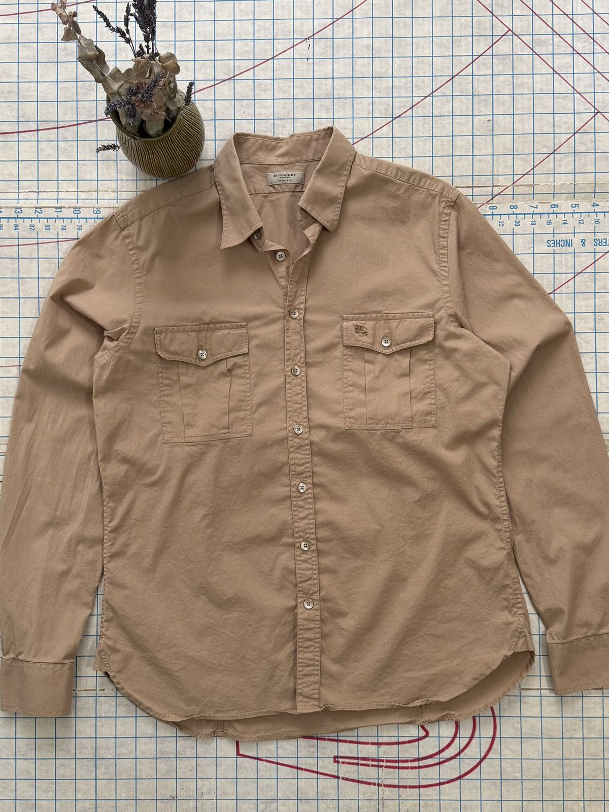 Burberry Burberry Two Pocket Light Tan Button Up Shirt Size LargeSlim Size US L / EU 52-54 / 3 - 2 Thumbnail