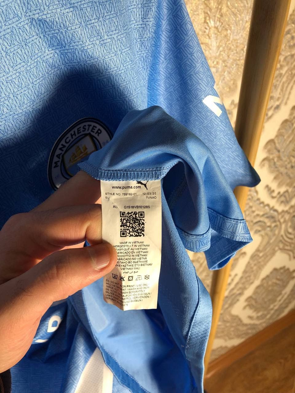 Puma × Vintage VERY RARE PUMA FC MANCHESTER CITY ENGLAND SOCCER JERSEY Y2K Size US L / EU 52-54 / 3 - 11 Thumbnail