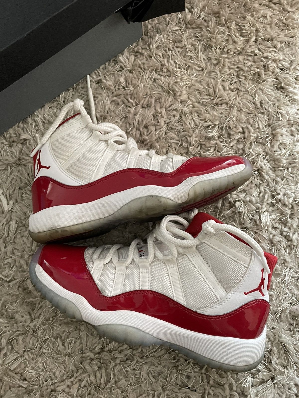 Jordan Brand Jordan 11 Cherry Size US 5 / EU 37 - 2 Thumbnail
