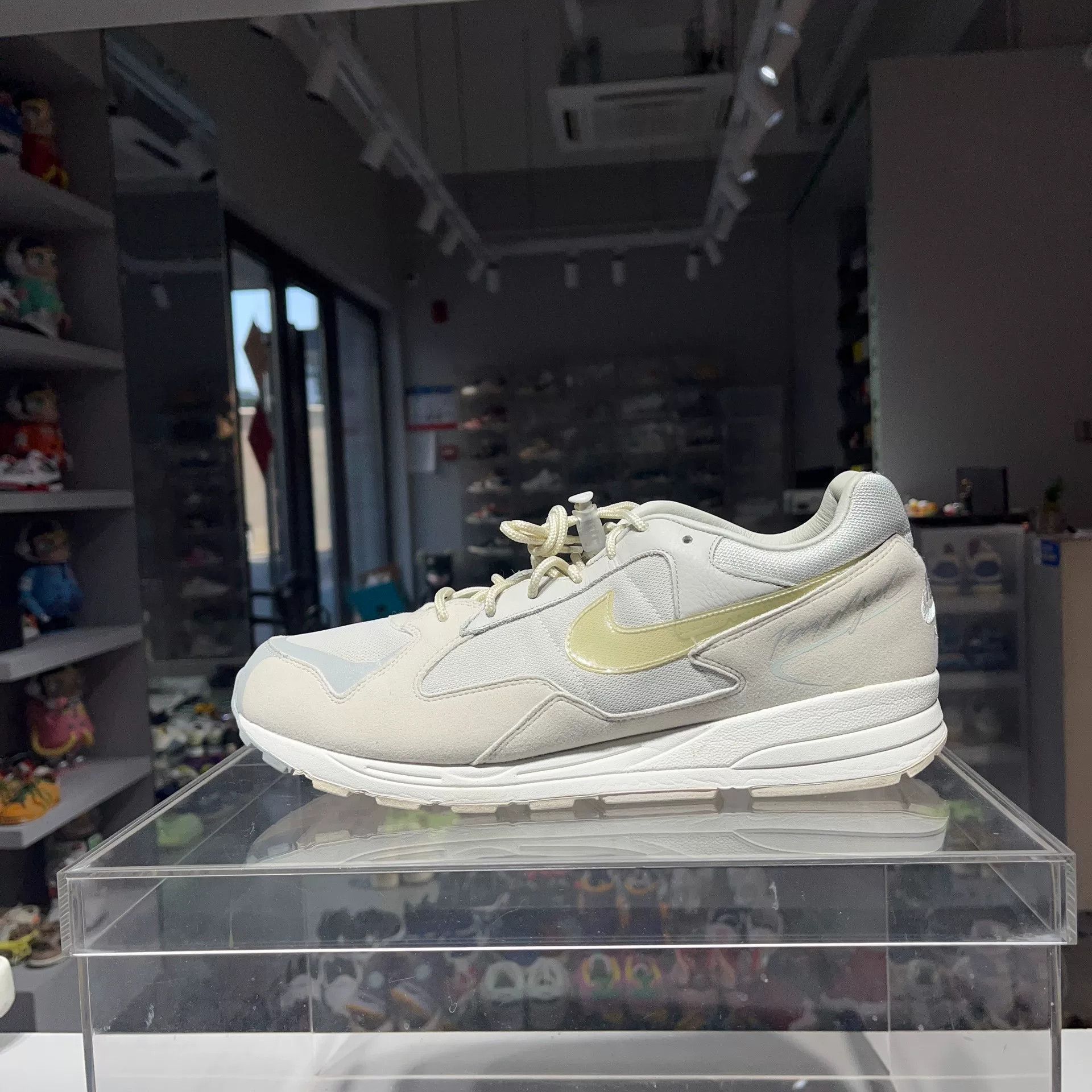 Fear of God Fear of God Retro Gray Lowtop Sneakers 13 Men Size US 13 / EU 46 - 1 Thumbnail