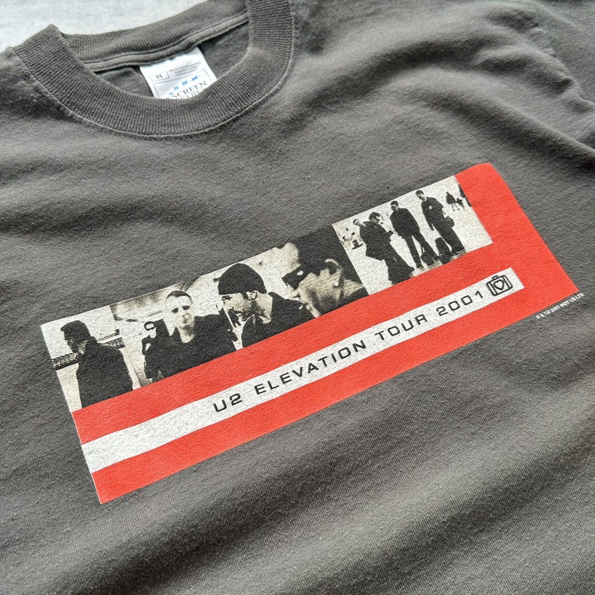 Vintage Vintage 00s U2 Elevation 2001 Tour T-shirt Men’s Size M Size US M / EU 48-50 / 2 - 6 Thumbnail
