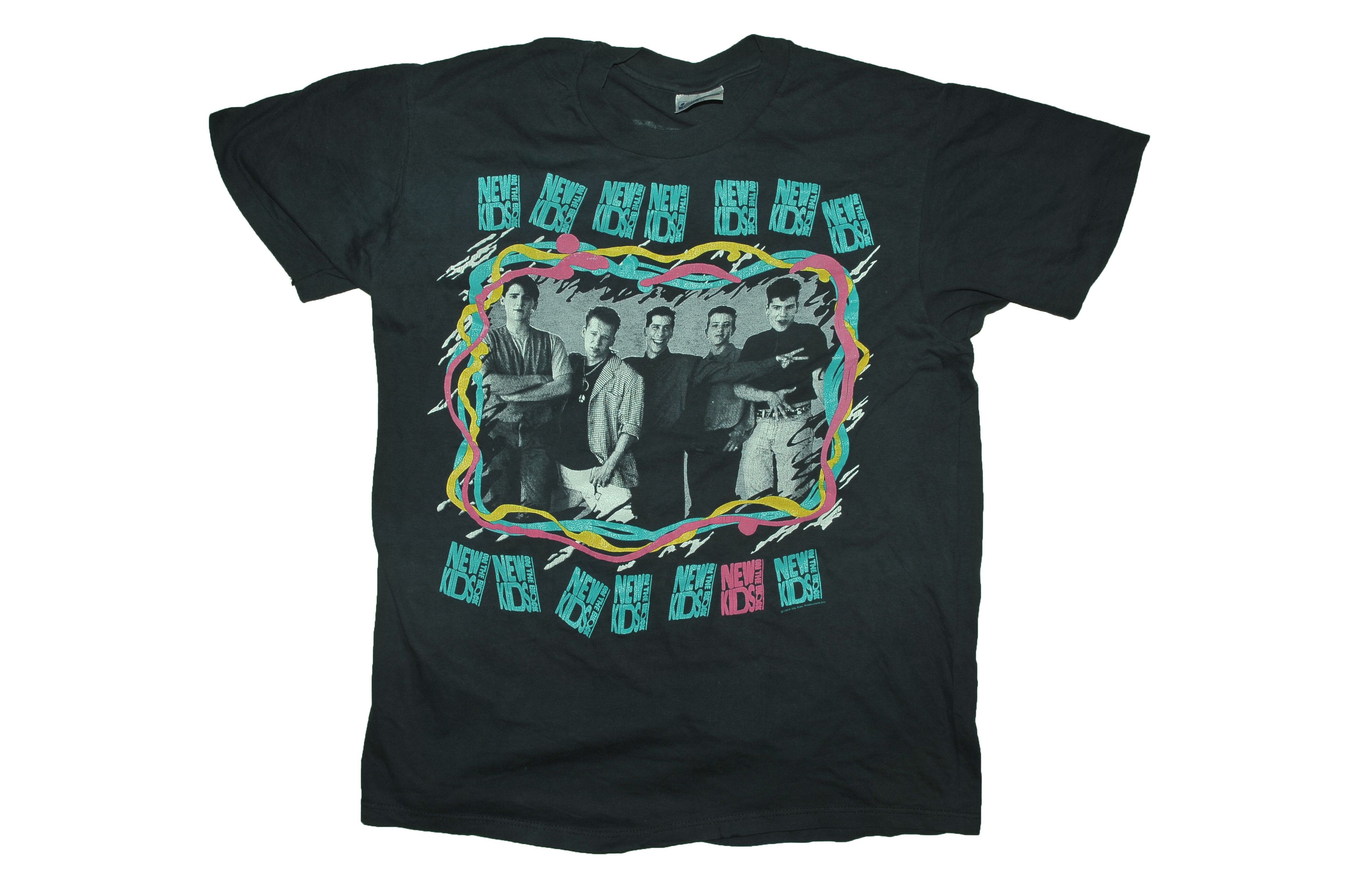 Vintage New Kids on the Block On Tour T-shirt Size US M / EU 48-50 / 2 - 1 Thumbnail