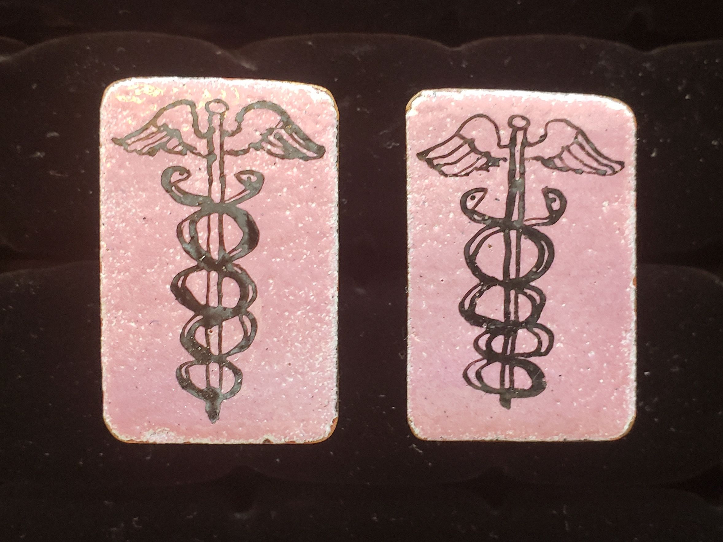 Vintage vintage cuff links medical doctor pink enamel Size ONE SIZE - 1 Thumbnail