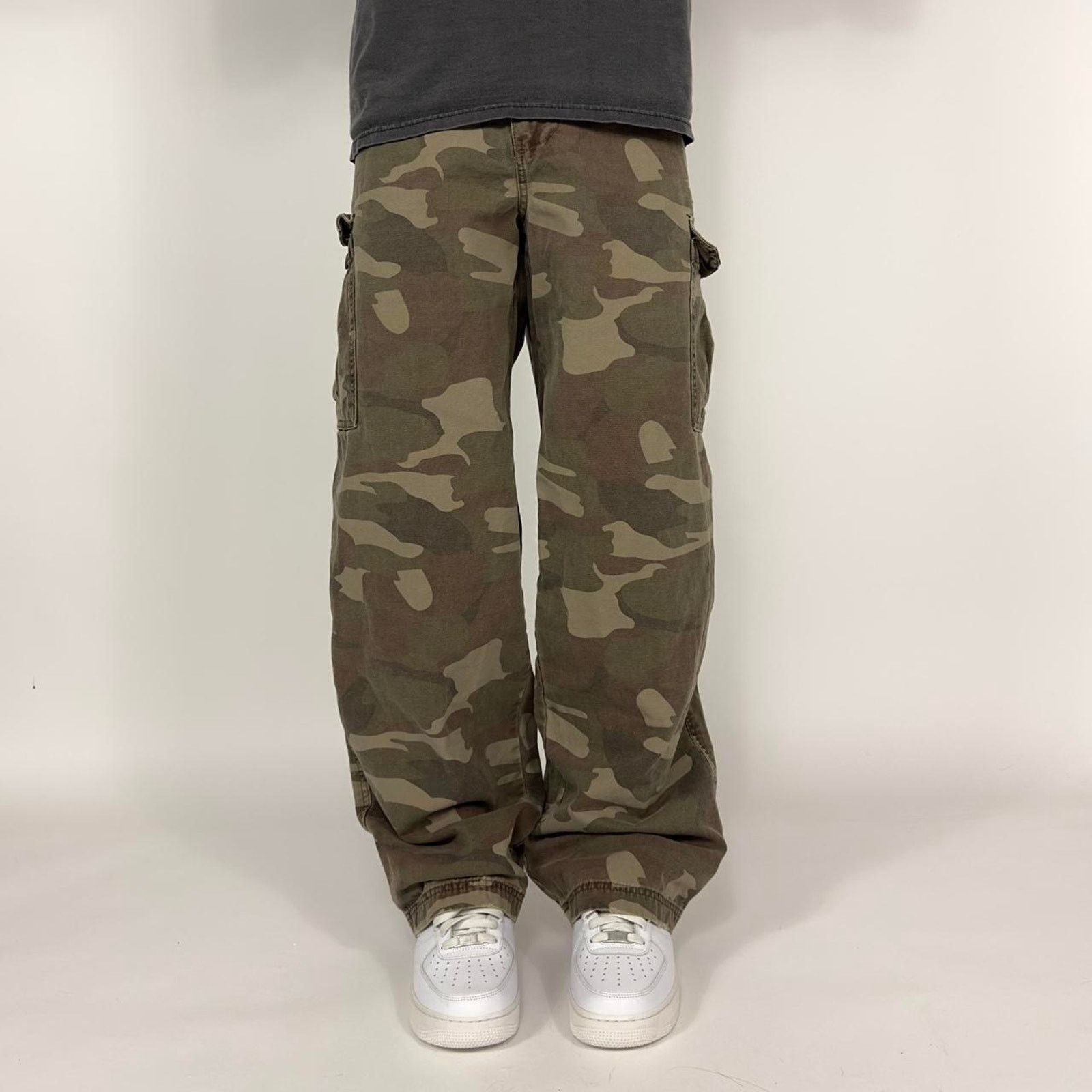 Japanese Brand × Southpole Y2K Camouflage Plugg Streetwear Wide Leg Baggy Cargo Pants Size US 38 / EU 54 - 1 Thumbnail