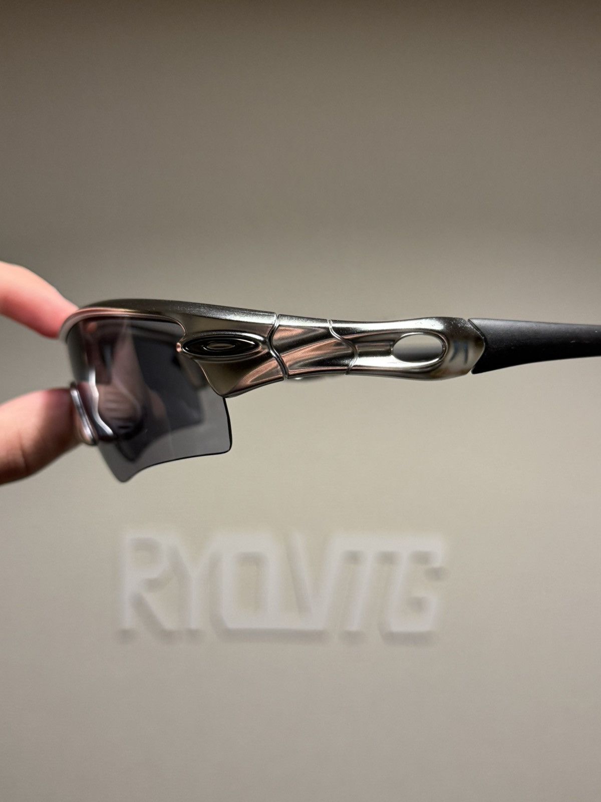 Oakley OAKLEY RADAR POLISHED ALUMINUM SUNGLASSES Size ONE SIZE - 4 Thumbnail