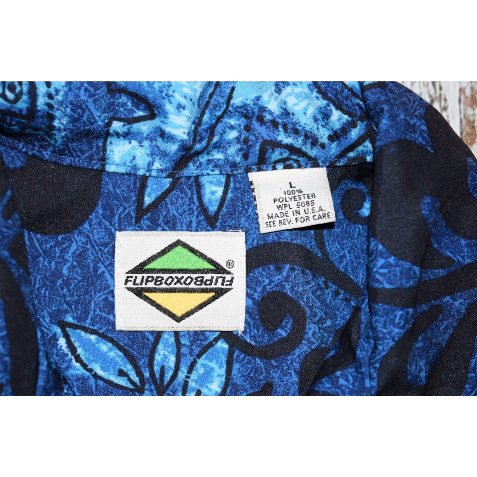 Vintage VINTAGE FLIPBOX HAWAIIAN SHIRT BLUE USA MADE LARGE L BUTTON-UP SHORT SLEEVE COLLARED Size US L / EU 52-54 / 3 - 5 Thumbnail