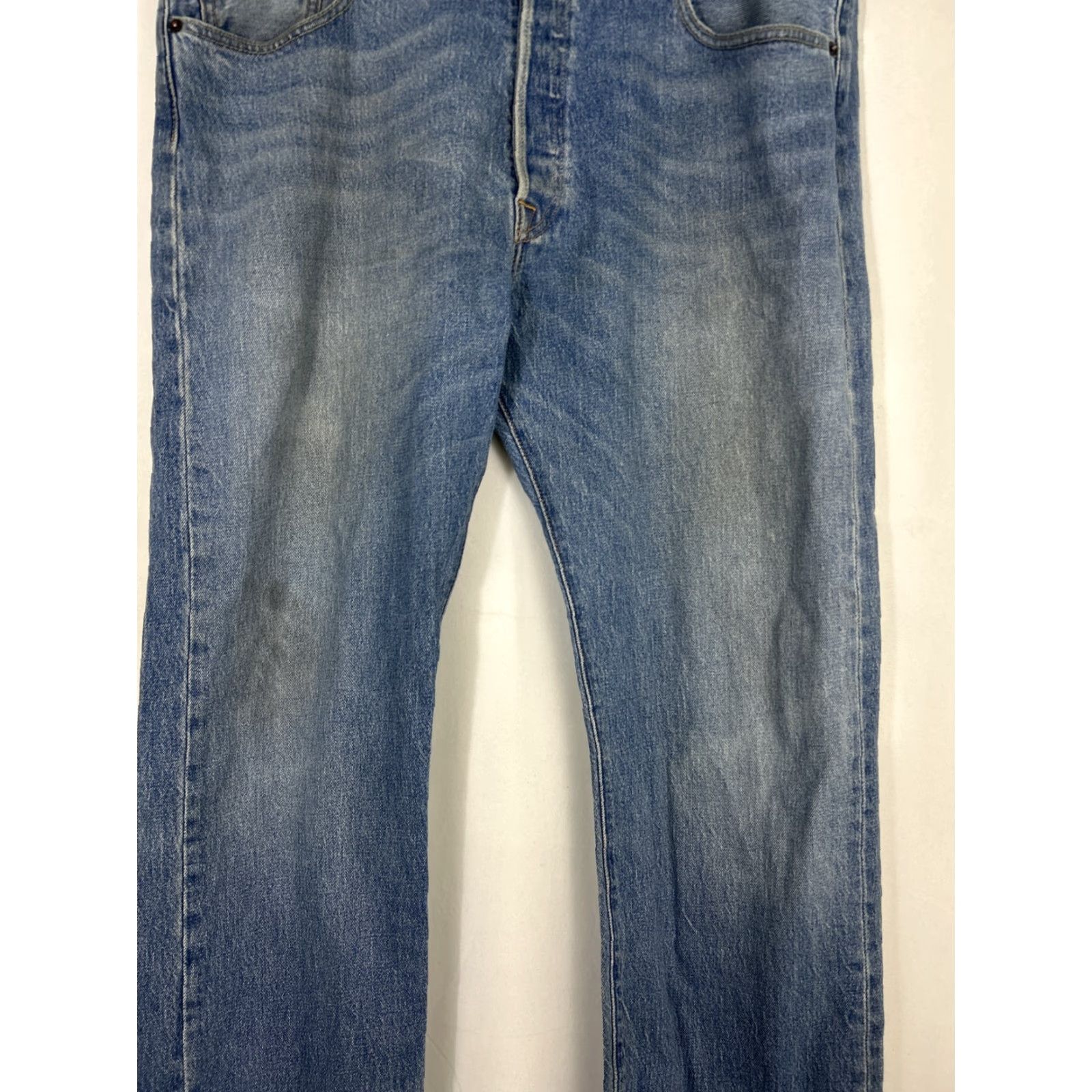 Levi's Levi’s 501 Jeans Mens 38x32 Medium Wash Blue Button Fly Belt Loops Straight Regular Belted Size US 38 / EU 54 - 3 Thumbnail
