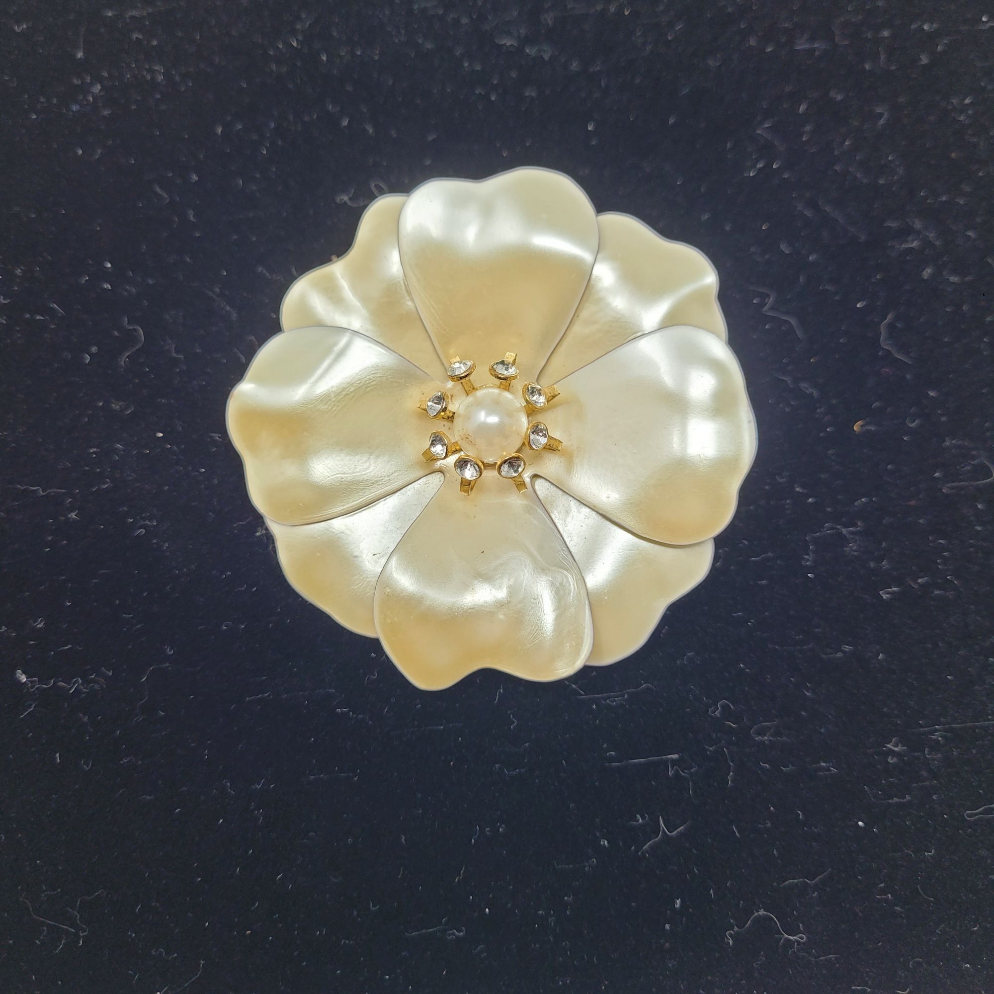 Vintage Vintage 60s Faux Mother Of Pearl Flower Brooch Faux Pearl Rh Size ONE SIZE - 1 Thumbnail