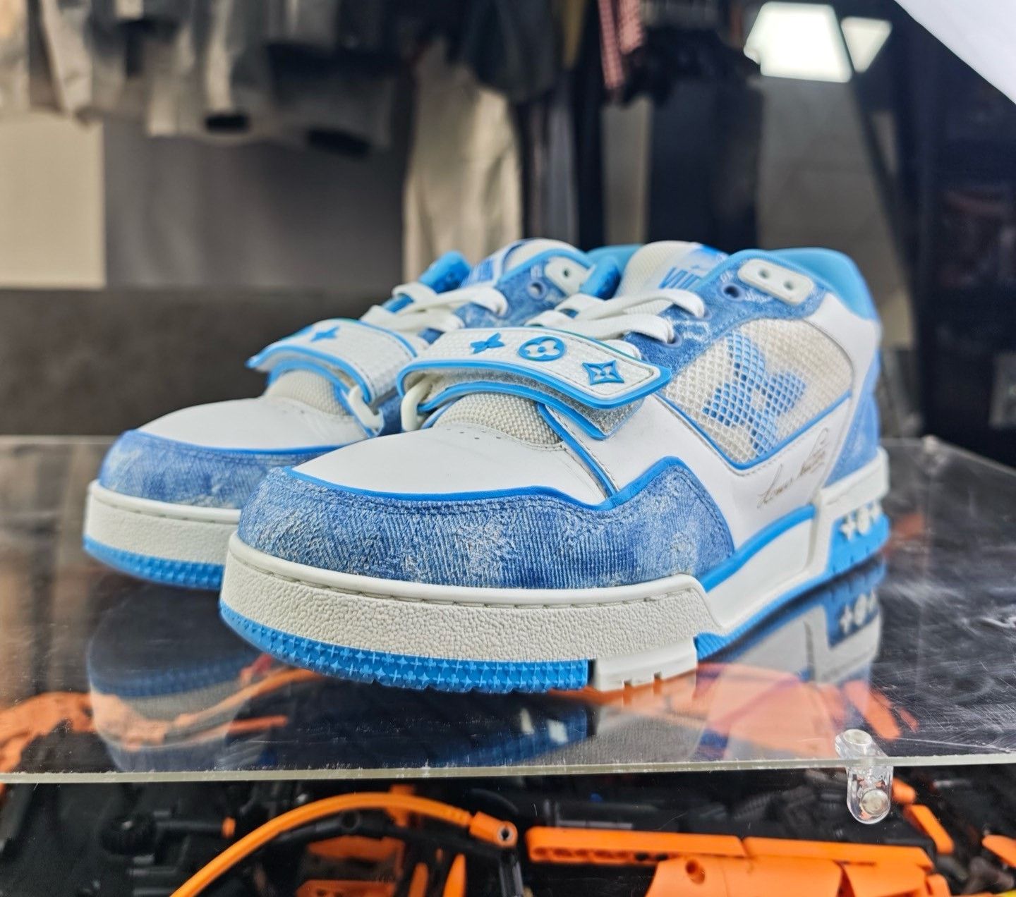 Louis Vuitton Louis Vuitton Training Blue Lowtop Sneakers 7.5 Men Size US 7.5 / EU 40-41 - 1 Thumbnail