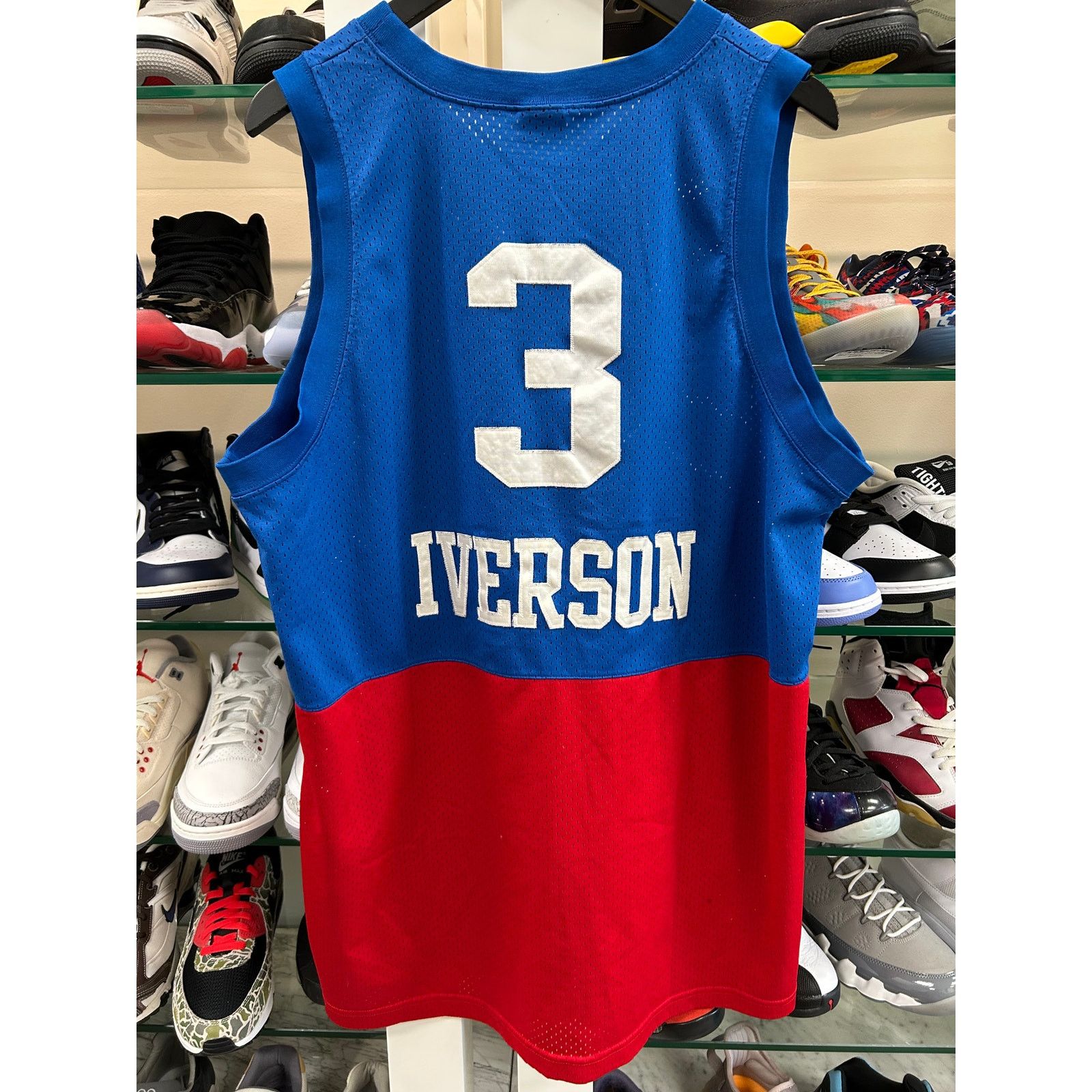 Nike Allen Iverson Philadelphia 76ers Hardwood Classics Jersey XL Size US XL / EU 56 / 4 - 3 Thumbnail